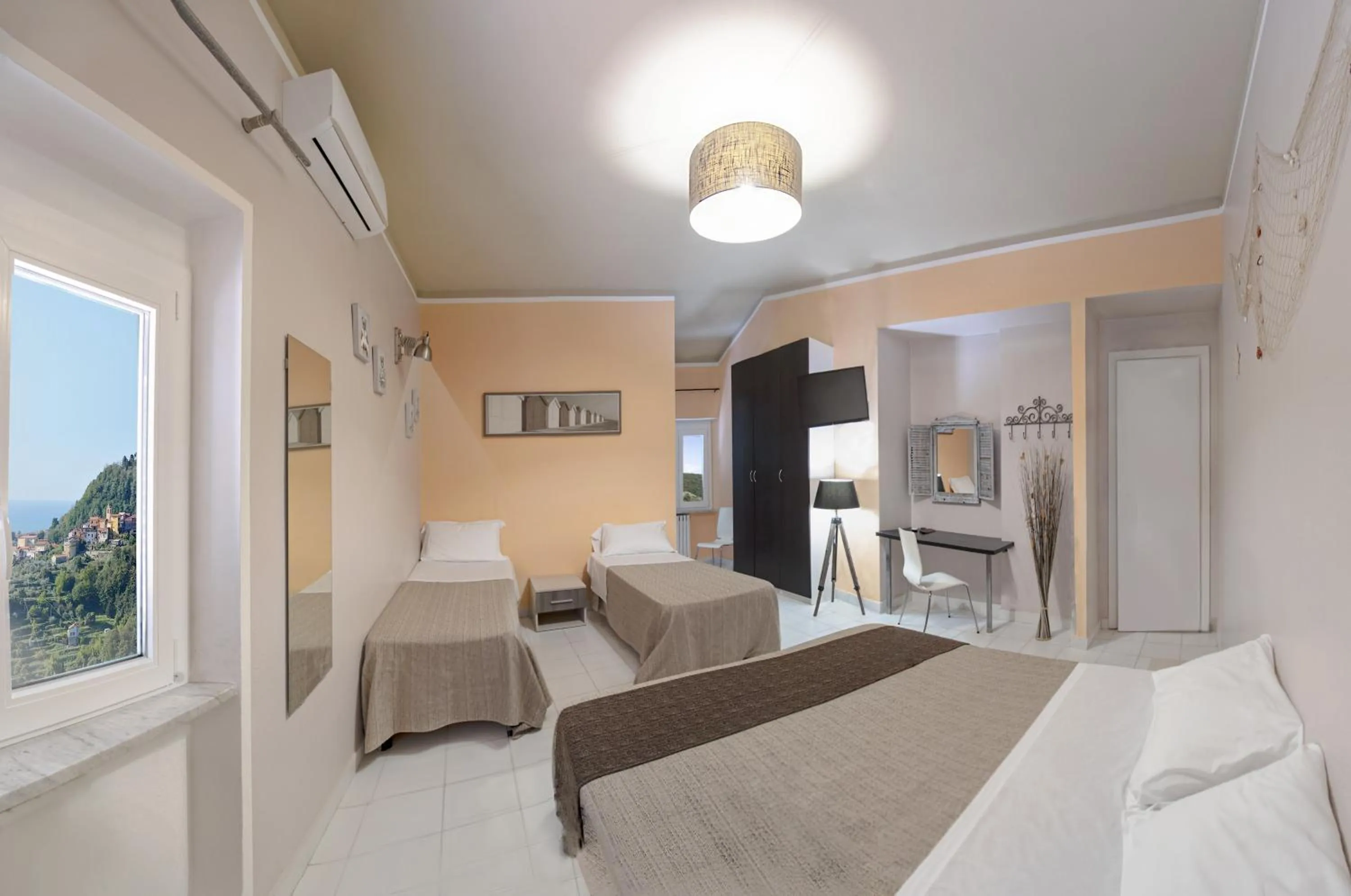 Bedroom, Bed in Albergo Serena