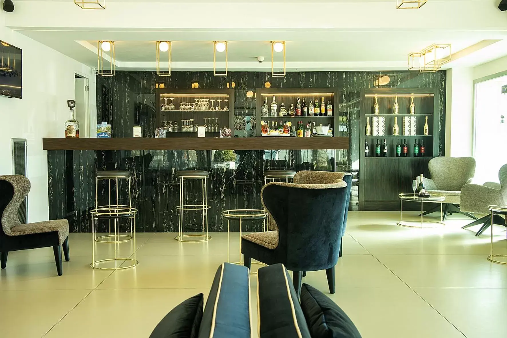 Lounge or bar in Best Western JFK Hotel Lounge or bar in Best Western JFK Hotel