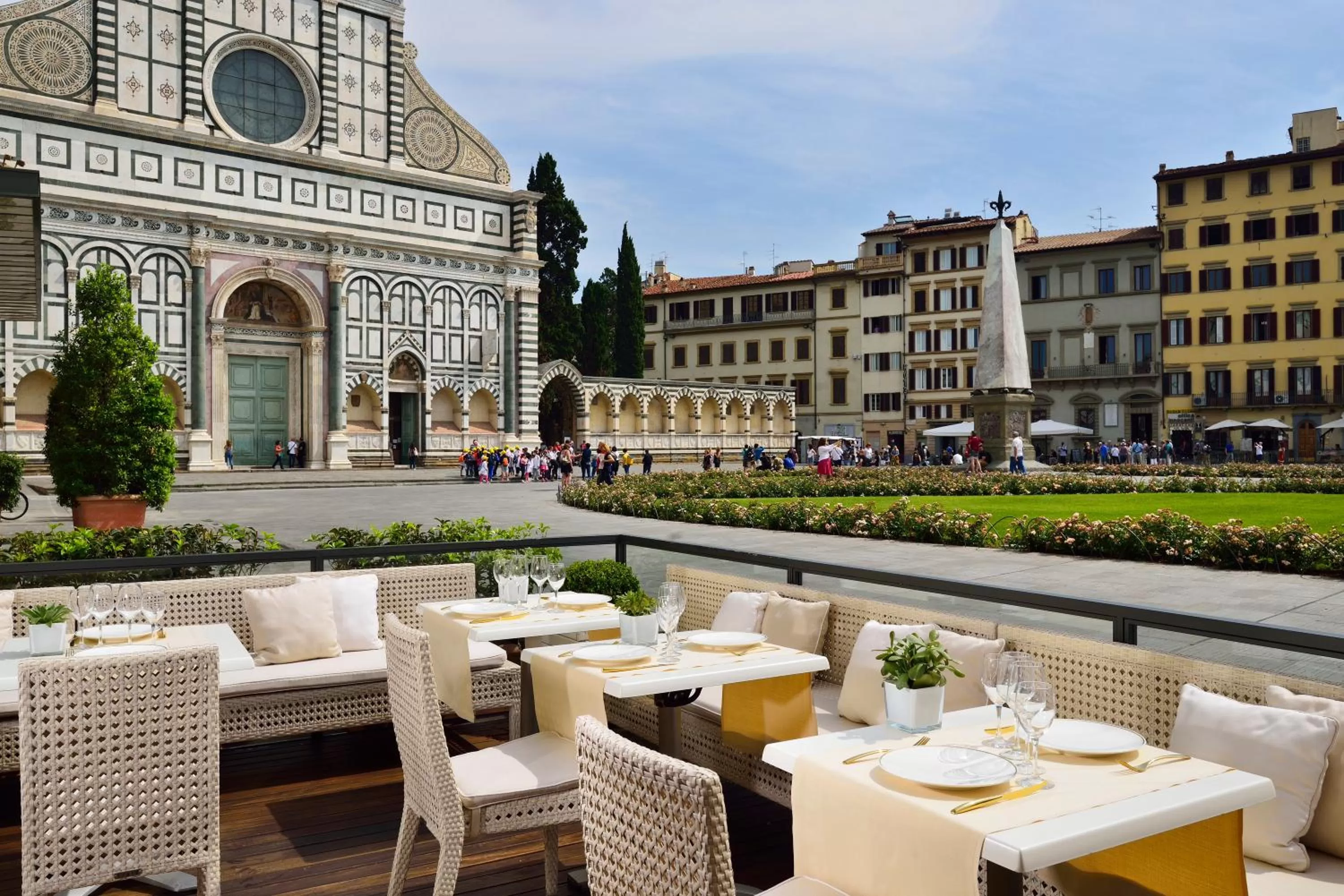 Restaurant/places to eat in Grand Hotel Minerva
