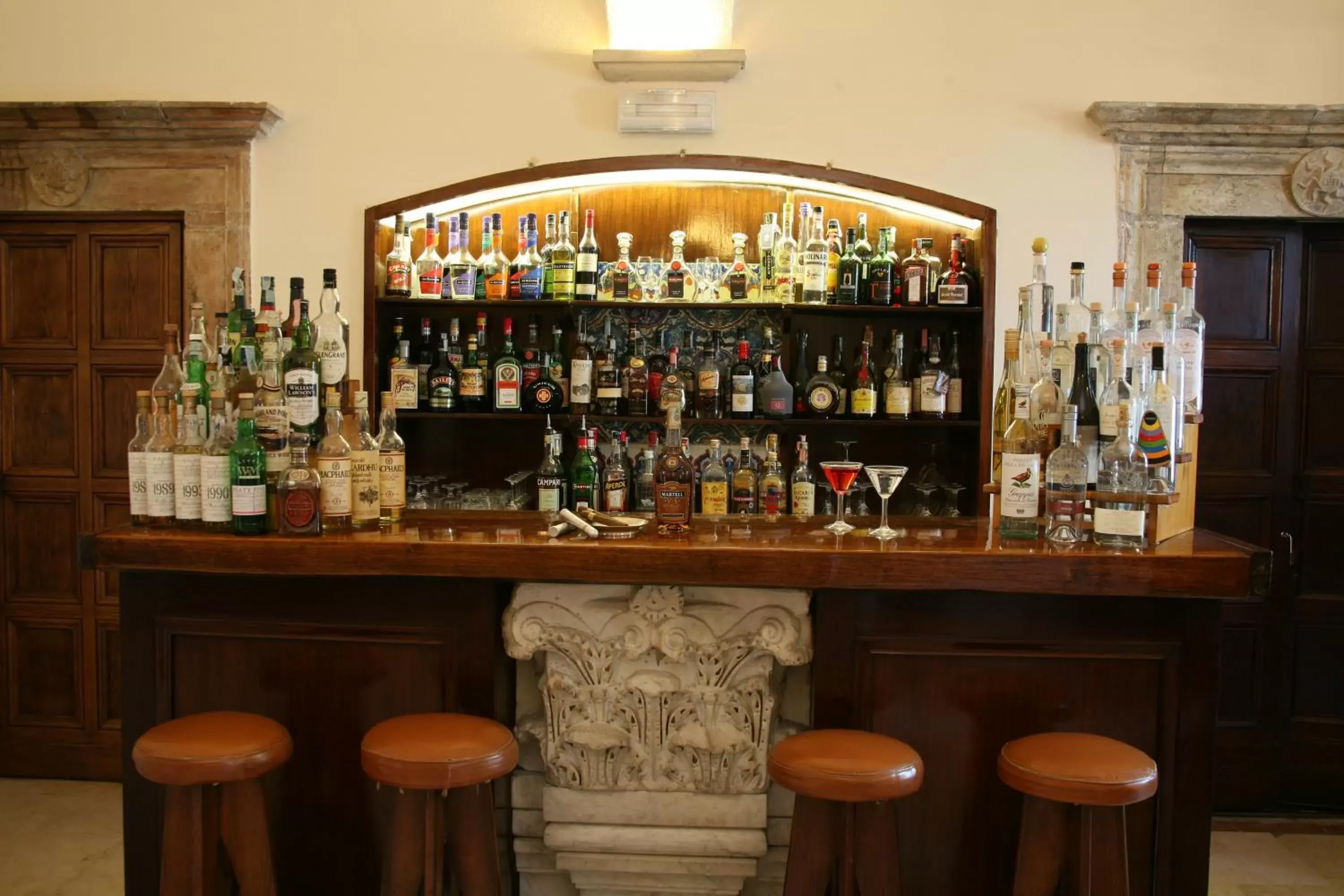 Lounge or bar in Grand Hotel Dei Castelli Lounge or bar in Grand Hotel Dei Castelli
