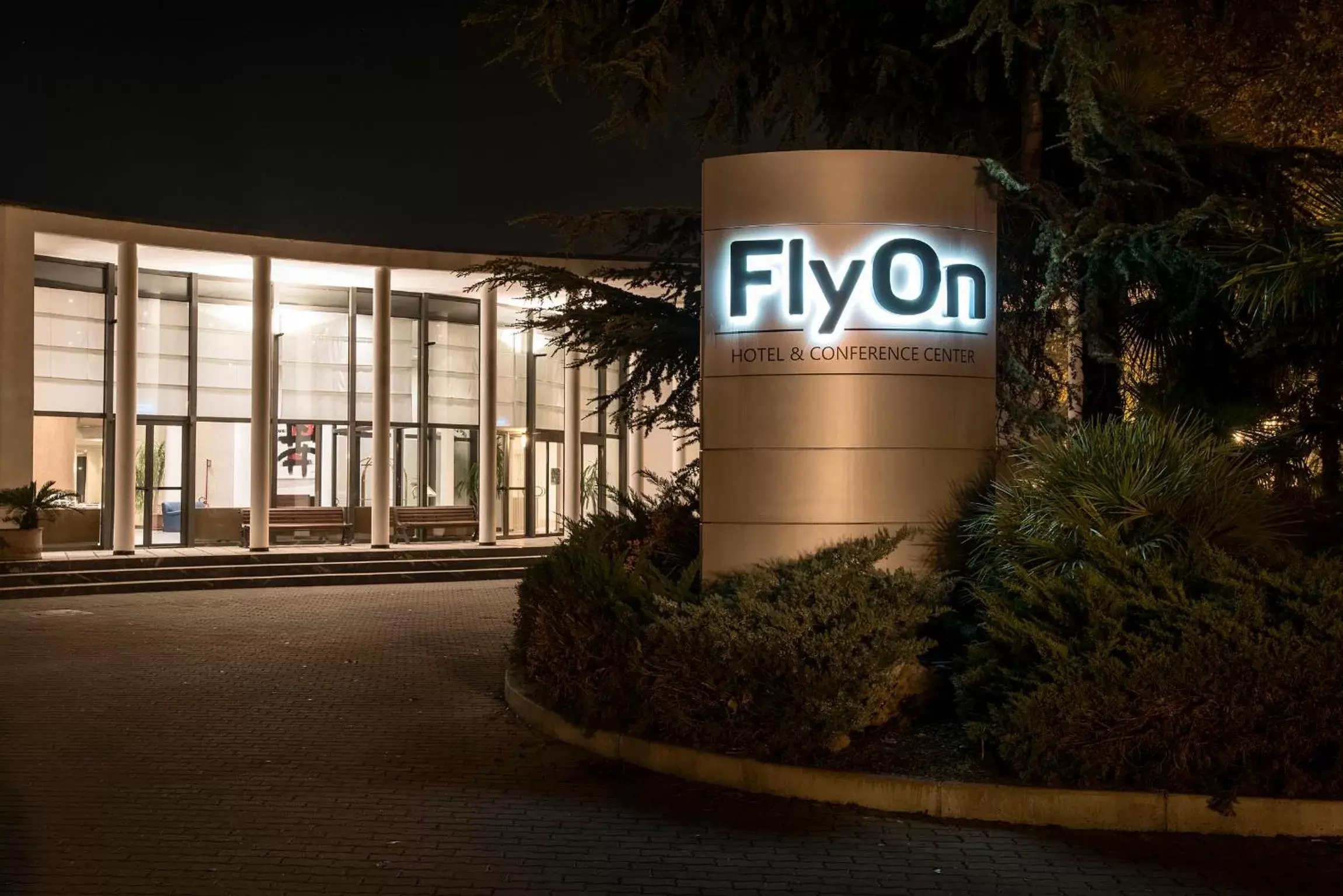 FlyOn Hotel & Conference Center FlyOn Hotel & Conference Center