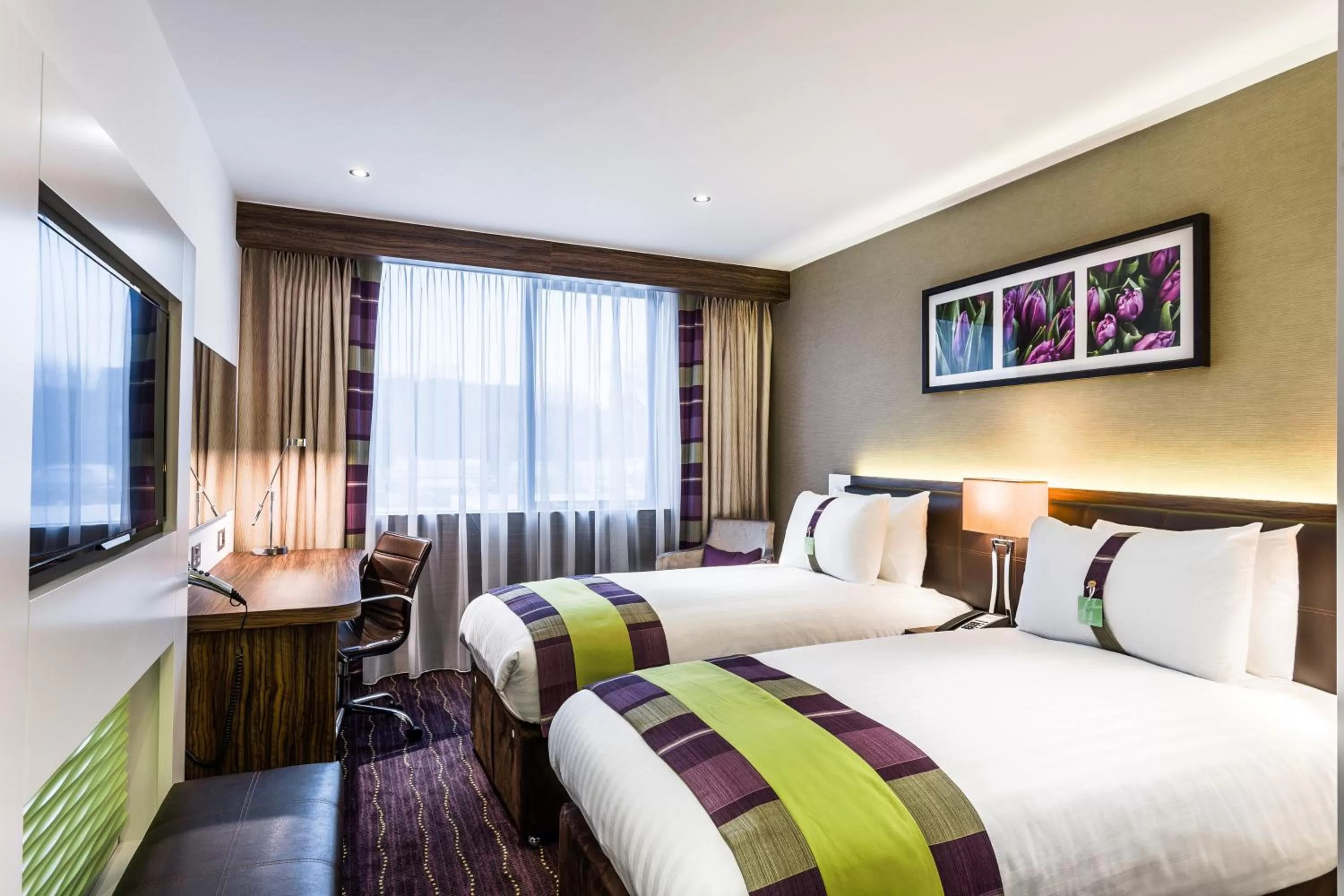 Photo of the whole room, Bed in Holiday Inn London Watford Junction by IHG