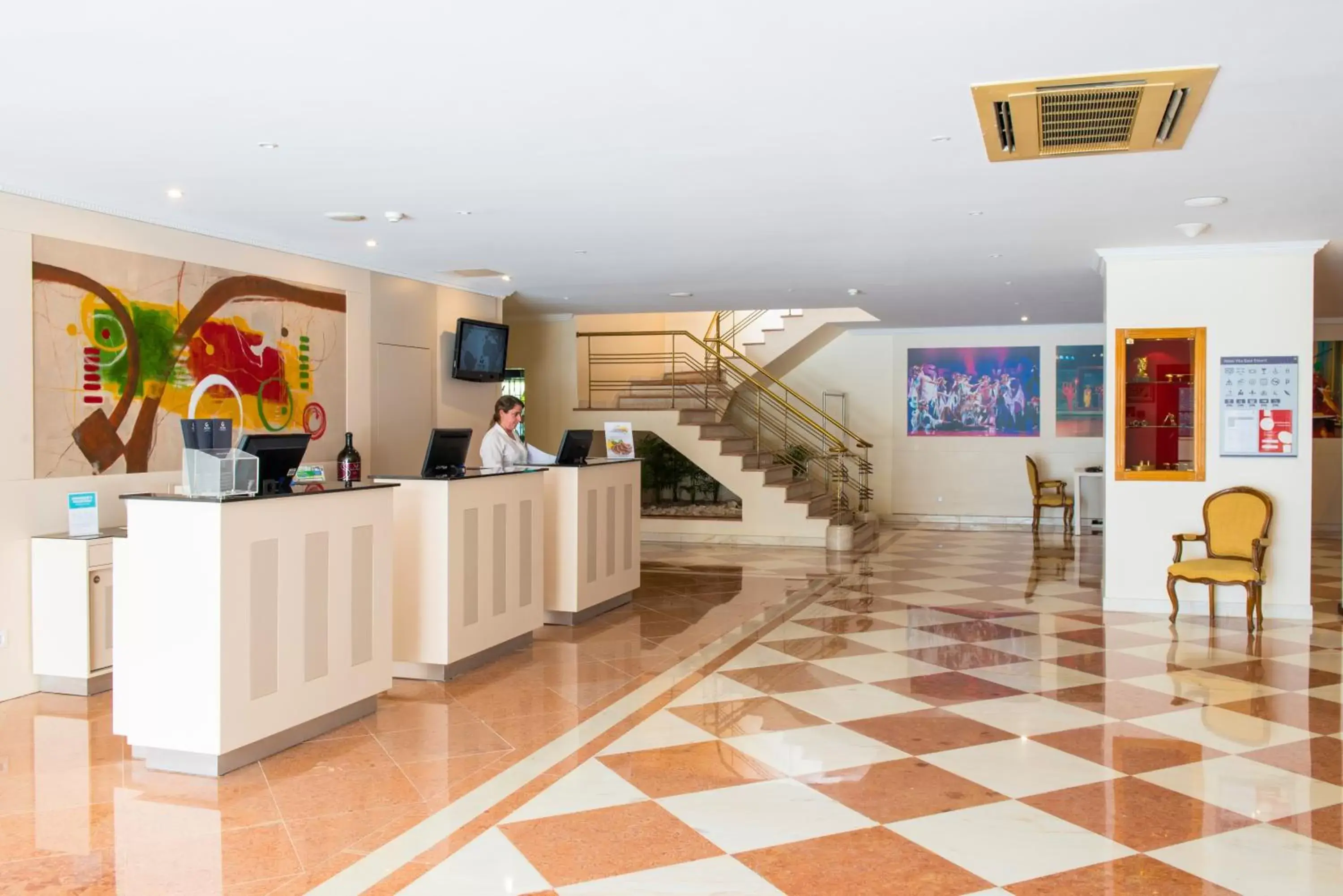 Lobby or reception in Vila Galé Estoril Lobby or reception in Vila Galé Estoril