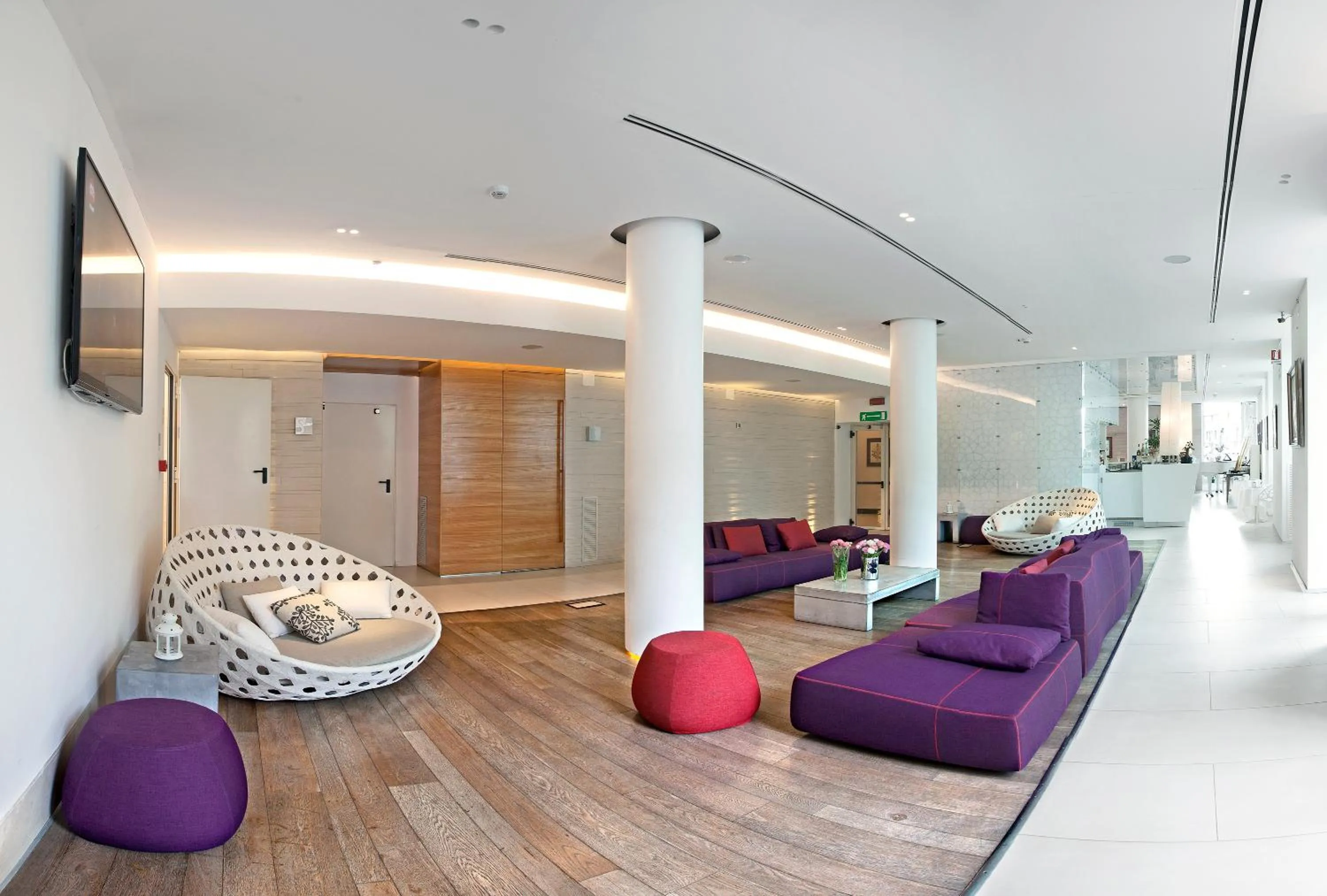 Communal lounge/ TV room in Europa Hotel Design Spa 1877