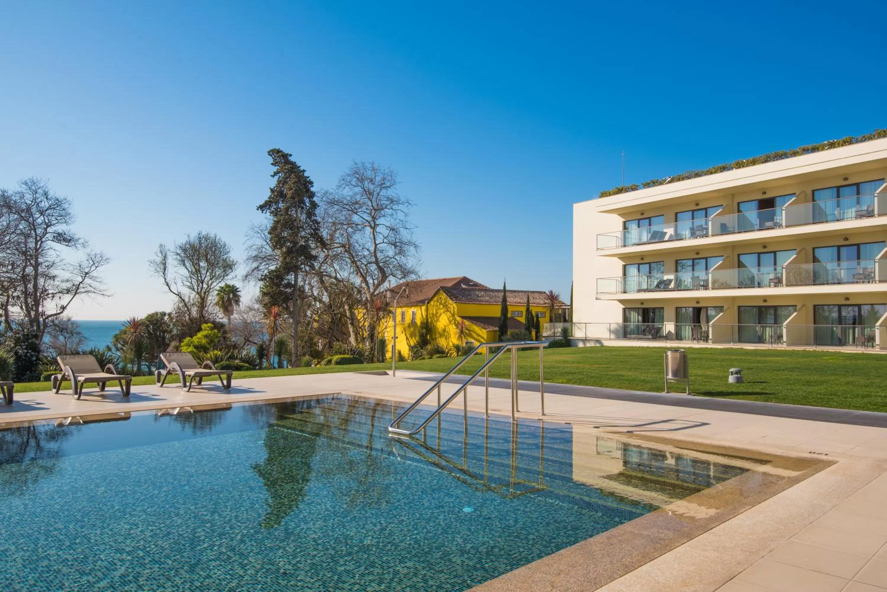 Swimming pool in Vila Gale Collection Palácio dos Arcos