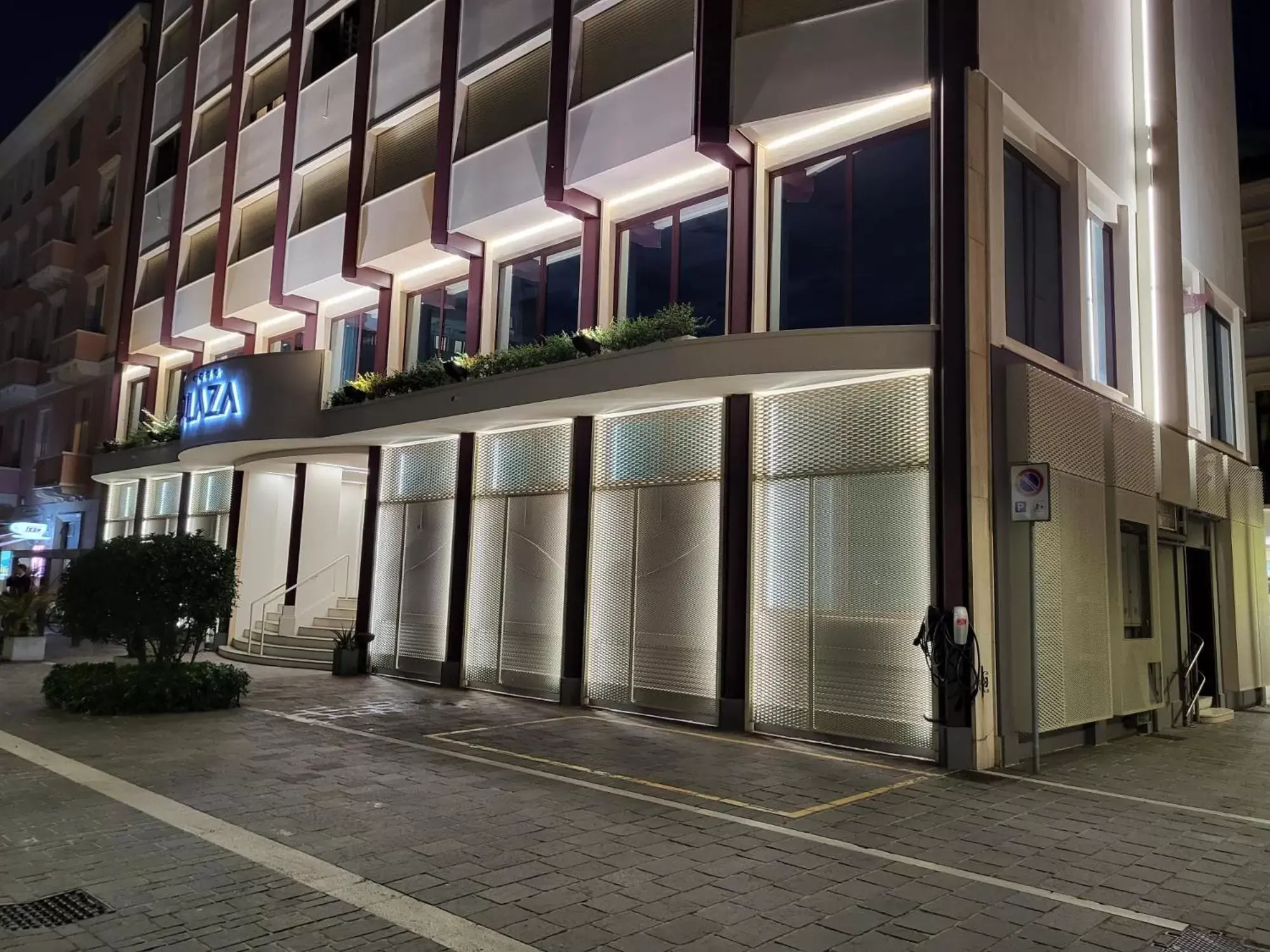 Property building in Hotel Plaza Property building in Hotel Plaza