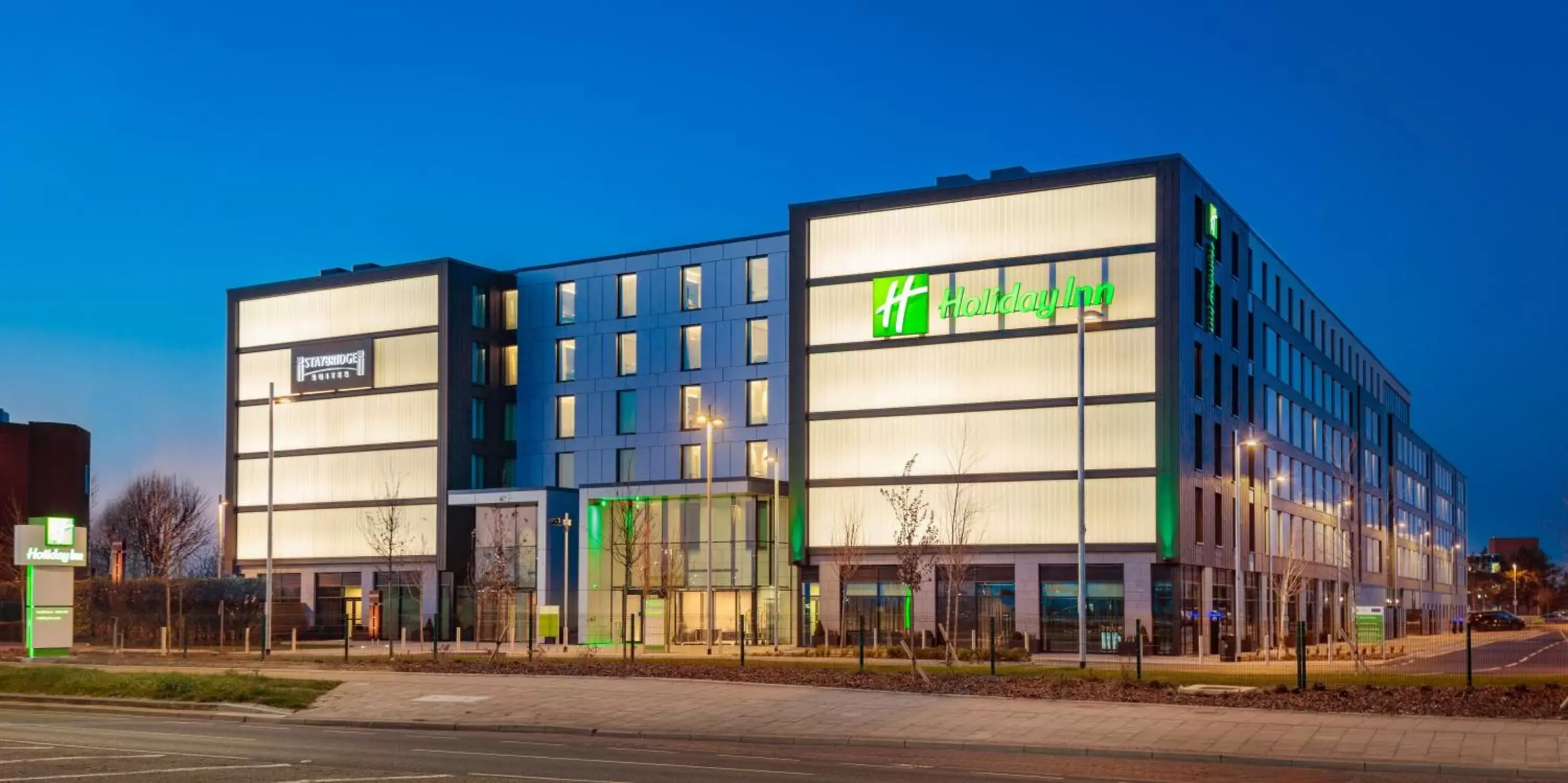 Holiday Inn London Heathrow - Bath Road by IHG Holiday Inn London Heathrow - Bath Road by IHG