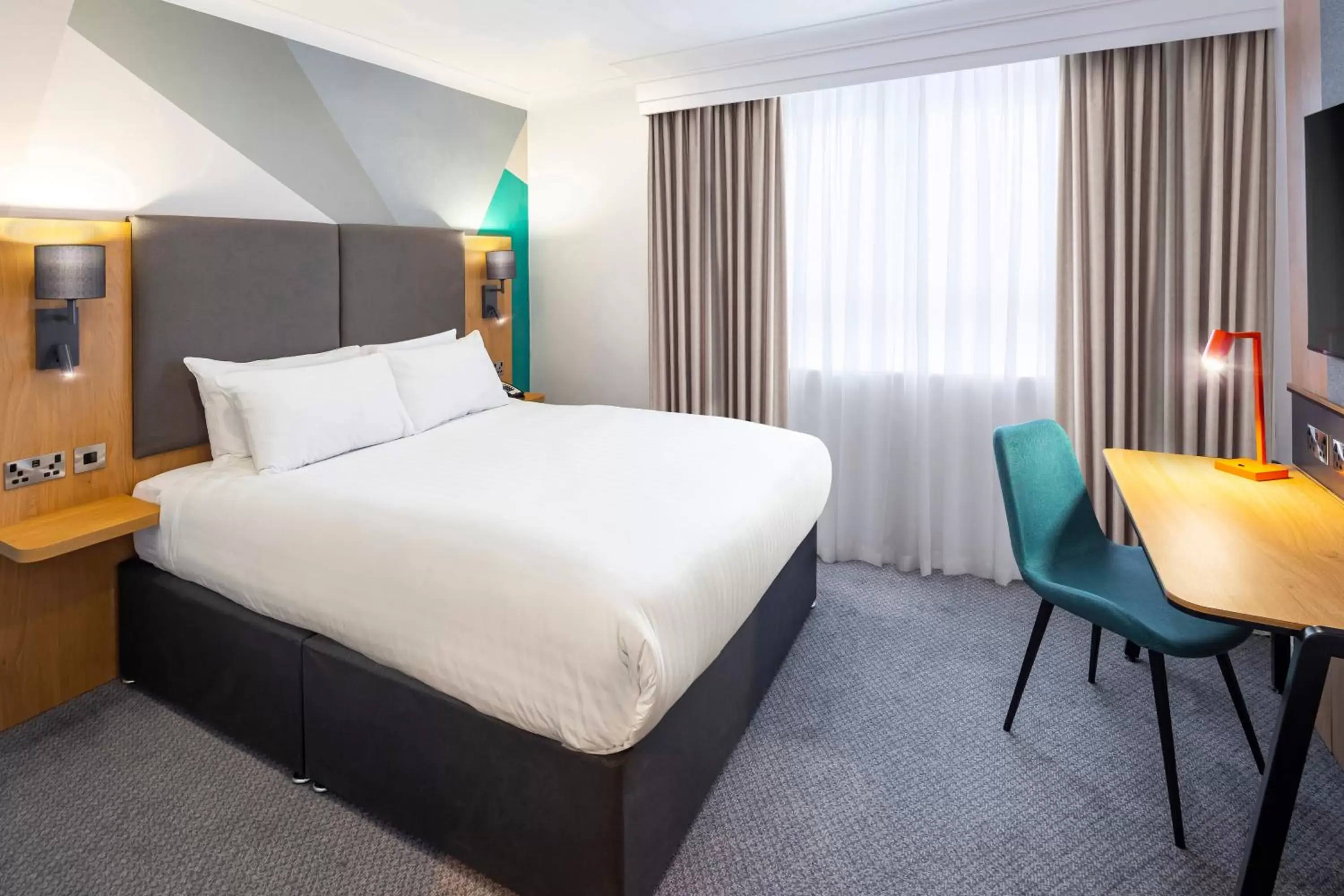 Bed in Holiday Inn London-Bexley by IHG Bed in Holiday Inn London-Bexley by IHG