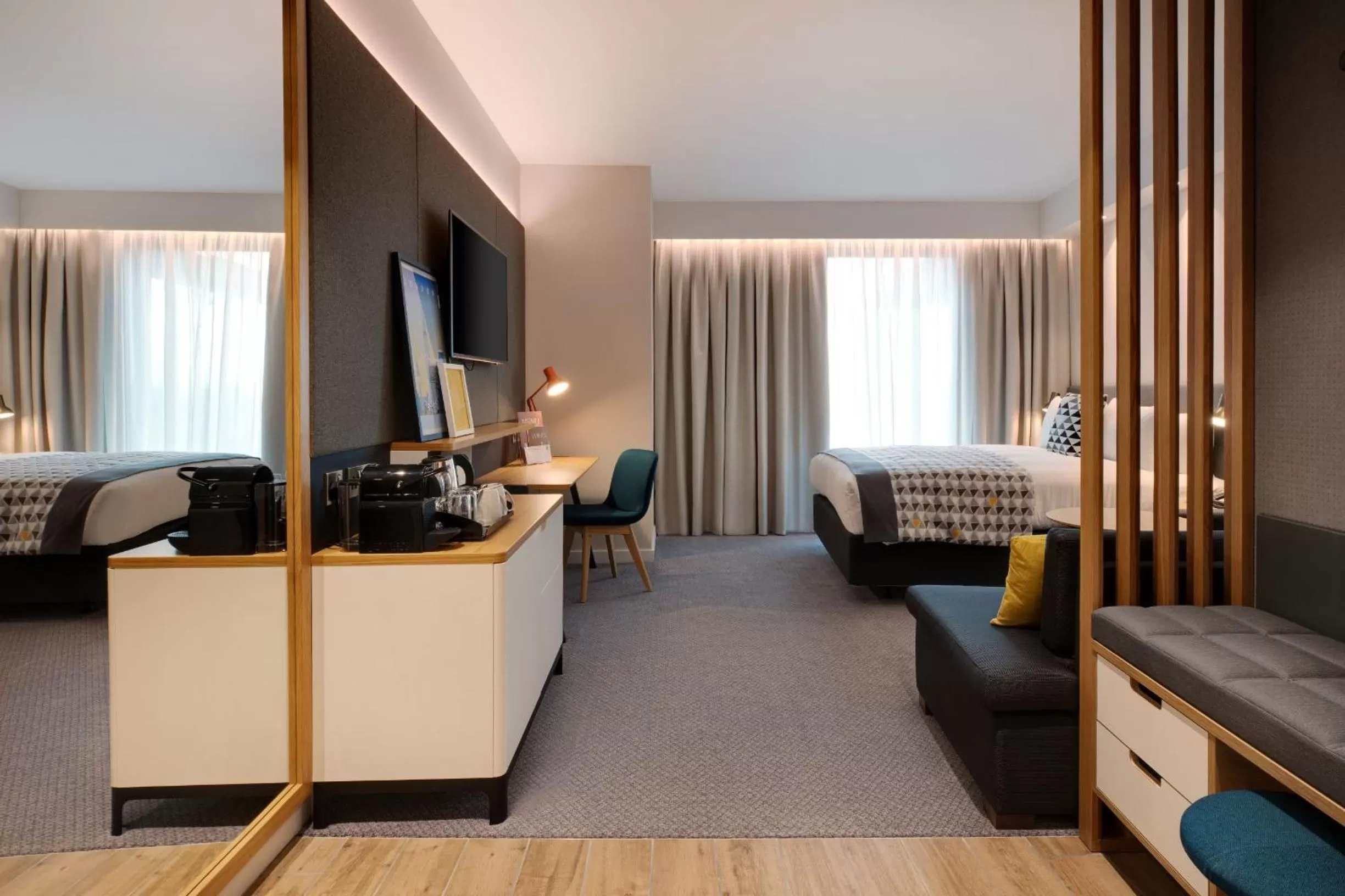 Holiday Inn London Heathrow - Bath Road by IHG
