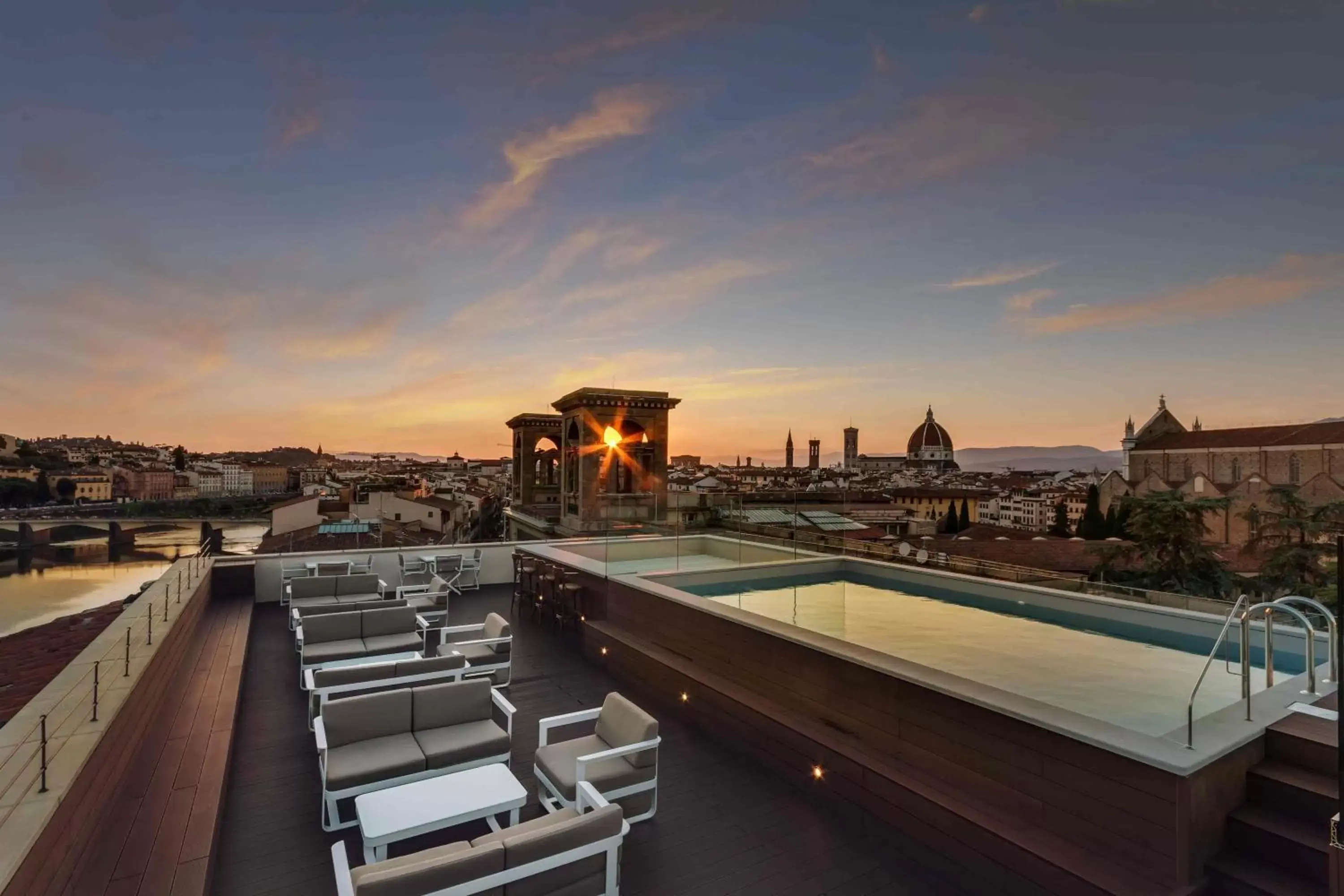 Plaza Hotel Lucchesi Plaza Hotel Lucchesi