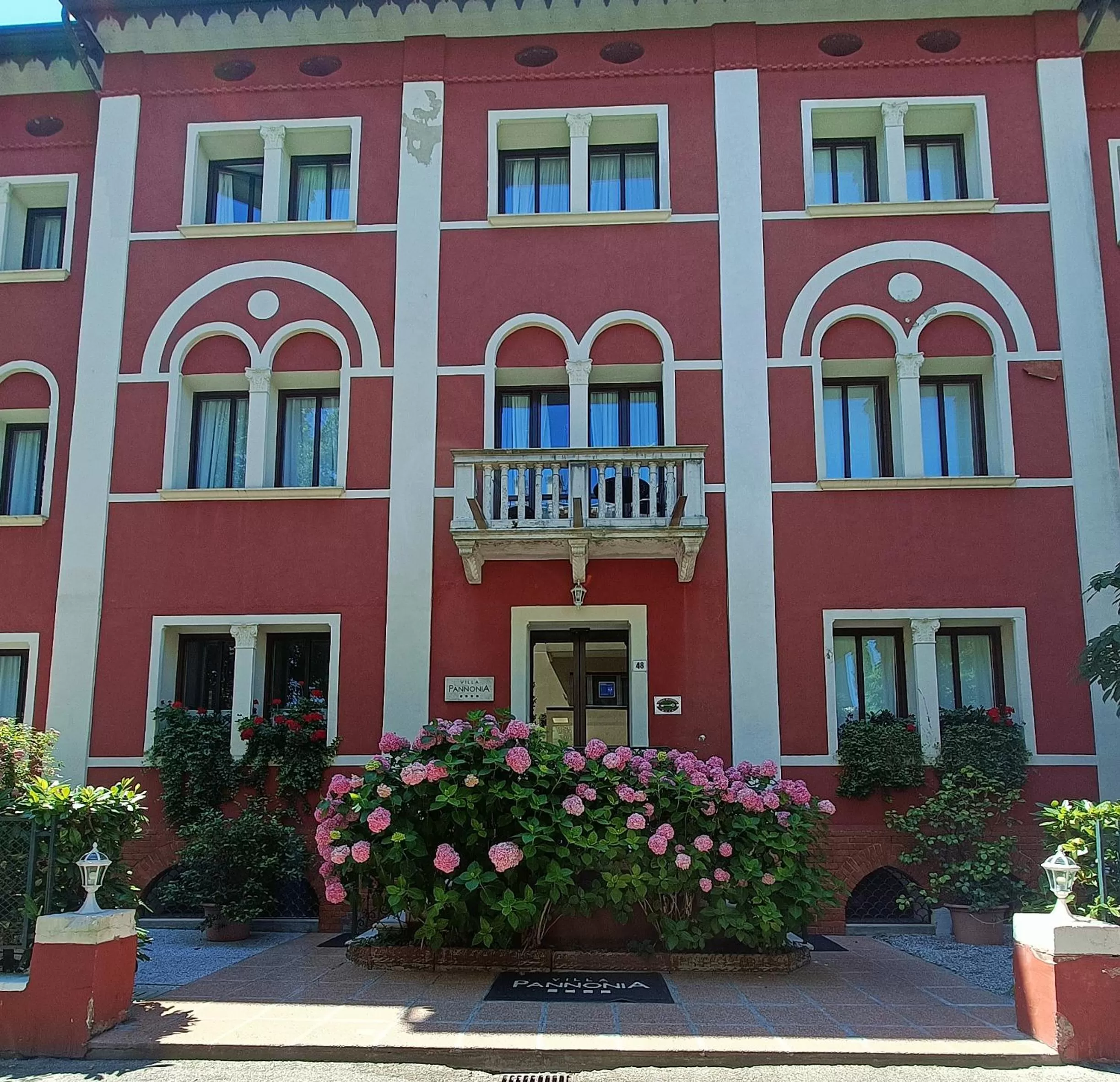 Property building in Hotel Villa Pannonia