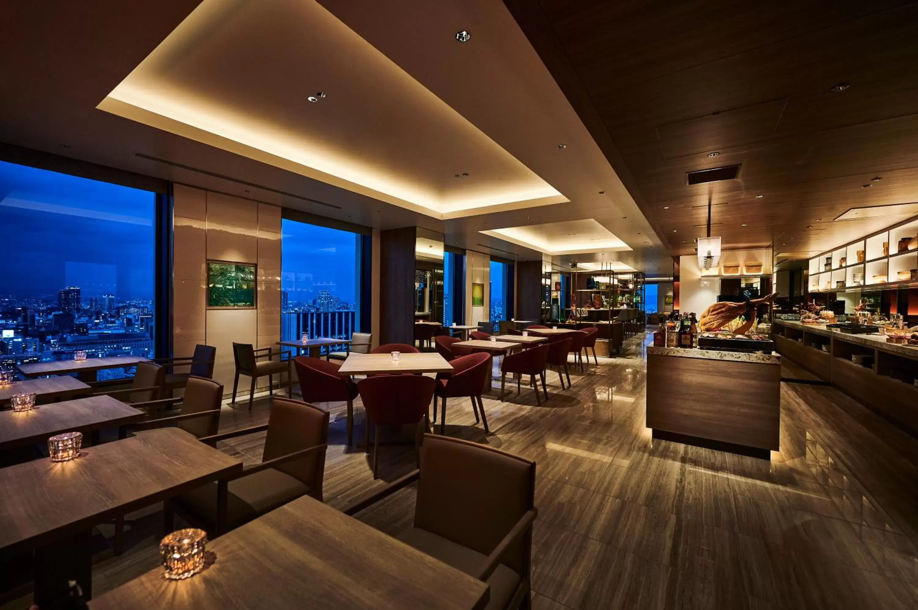 Lounge or bar in The Royal Park Hotel Iconic Osaka Midosuji Lounge or bar in The Royal Park Hotel Iconic Osaka Midosuji