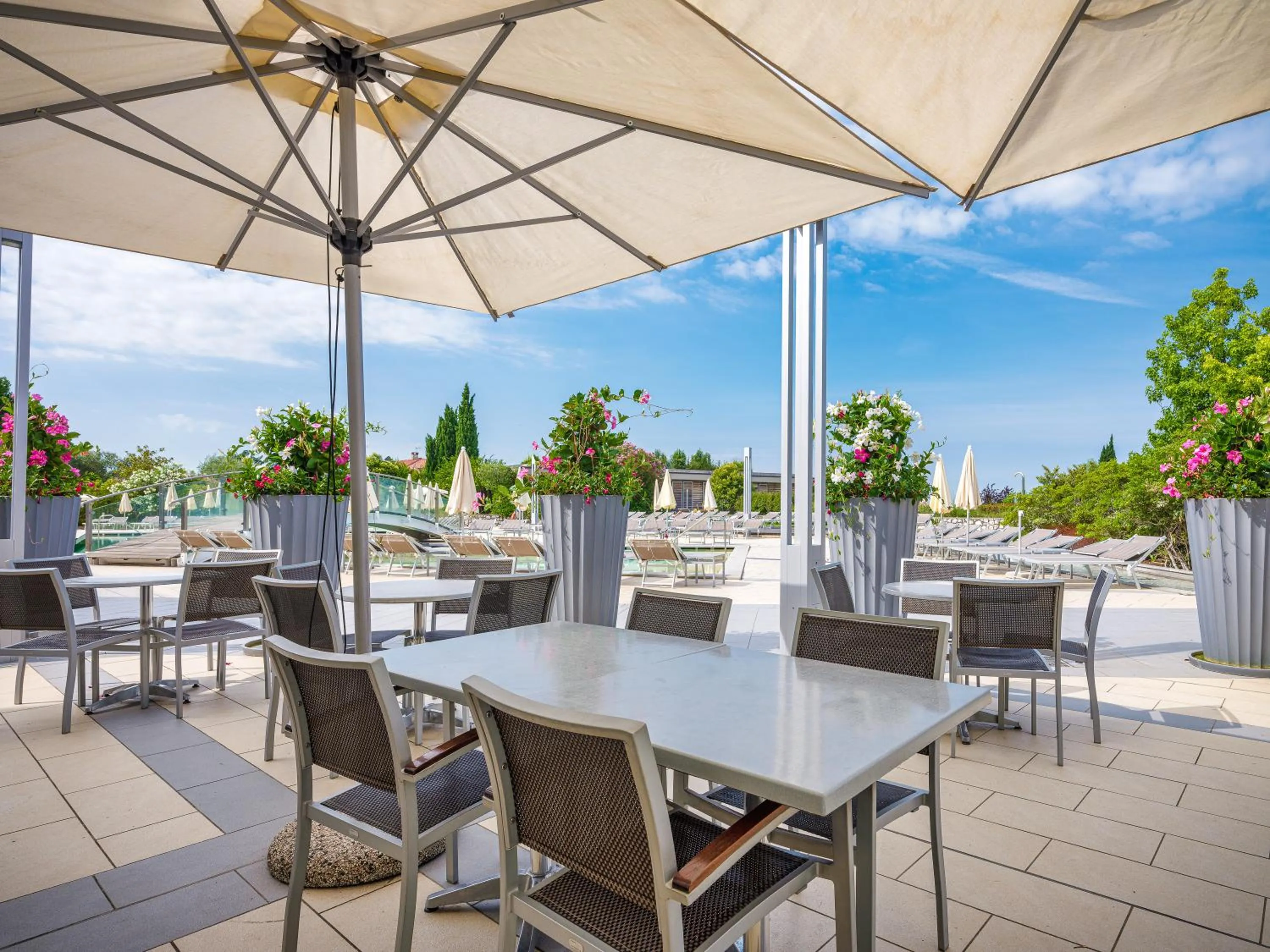 Restaurant/places to eat in Parc Hotel Germano Suites & Apartments