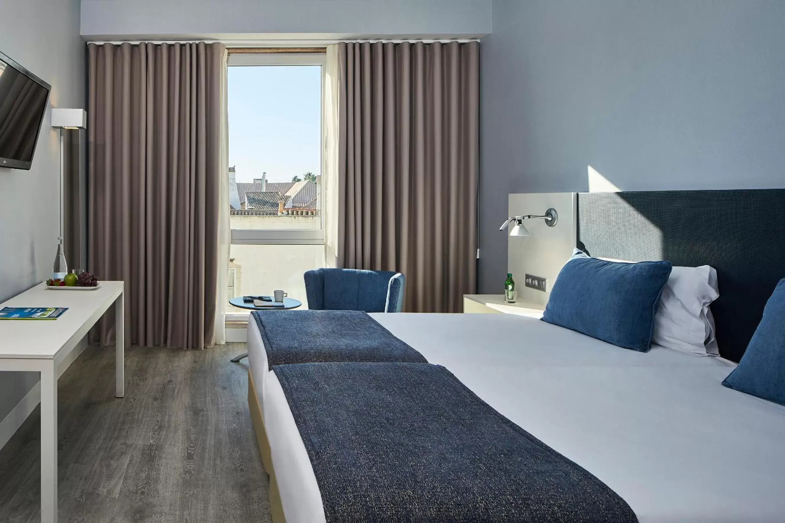 Bedroom, Bed in Occidental Faro Bedroom, Bed in Occidental Faro