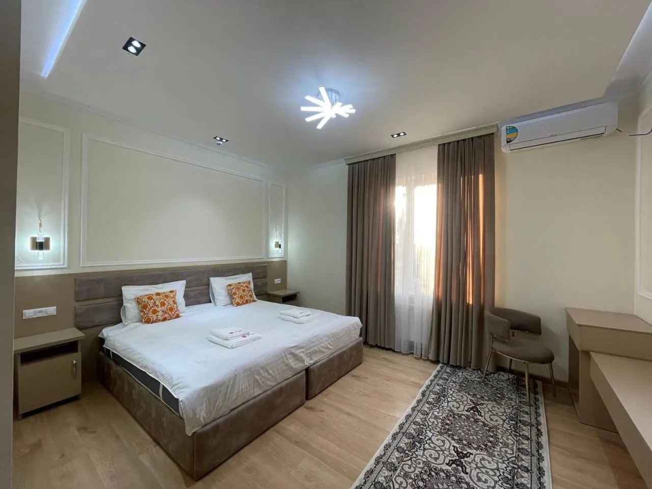 Large Double Room - single occupancy in Anor Qal'a