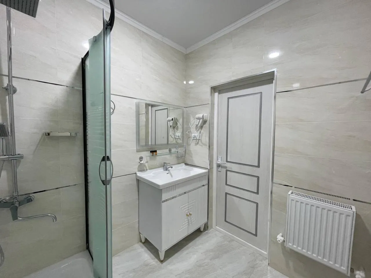 Large Double Room - single occupancy in Anor Qal'a