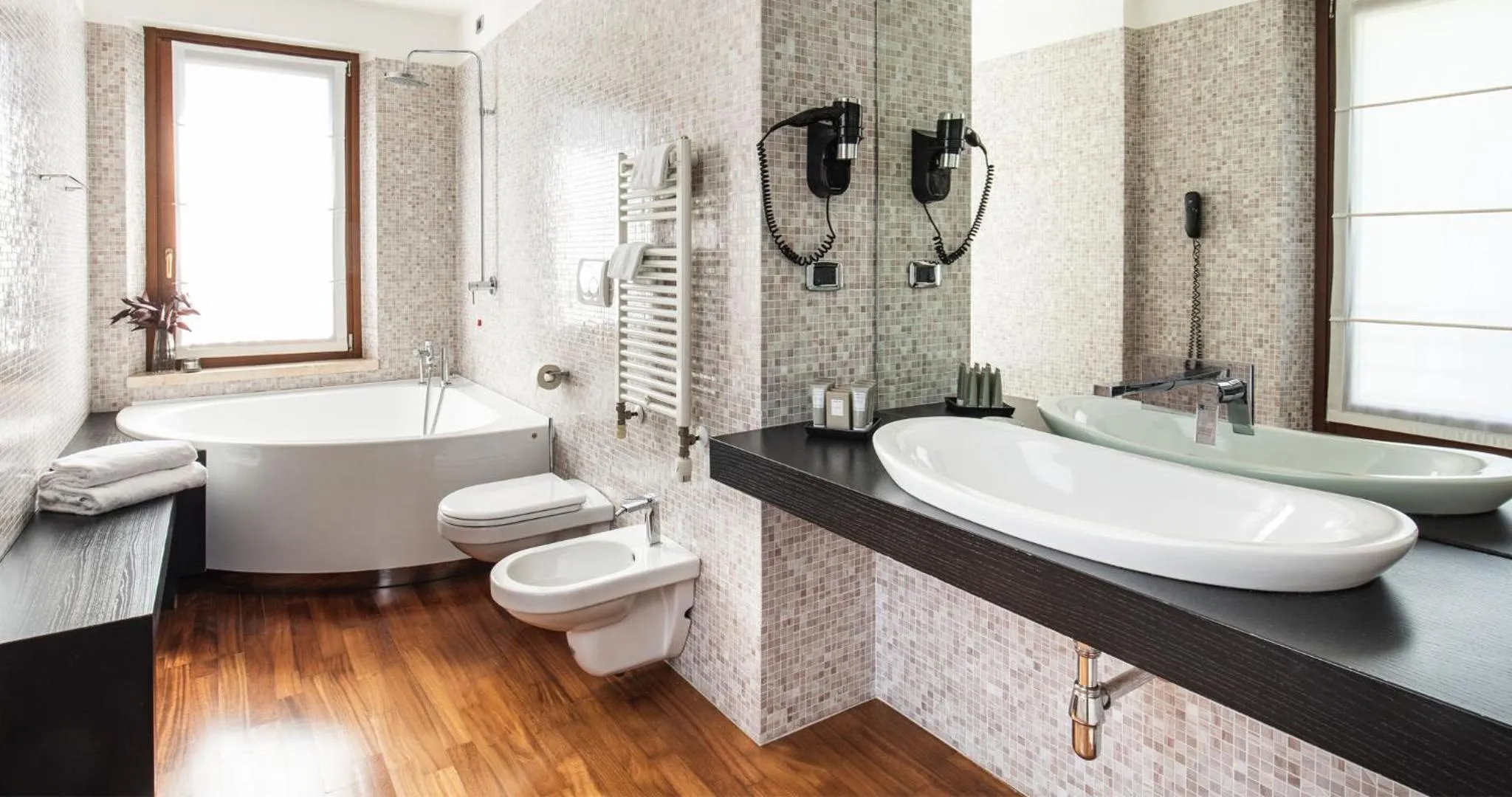 Toilet in SeePort Hotel