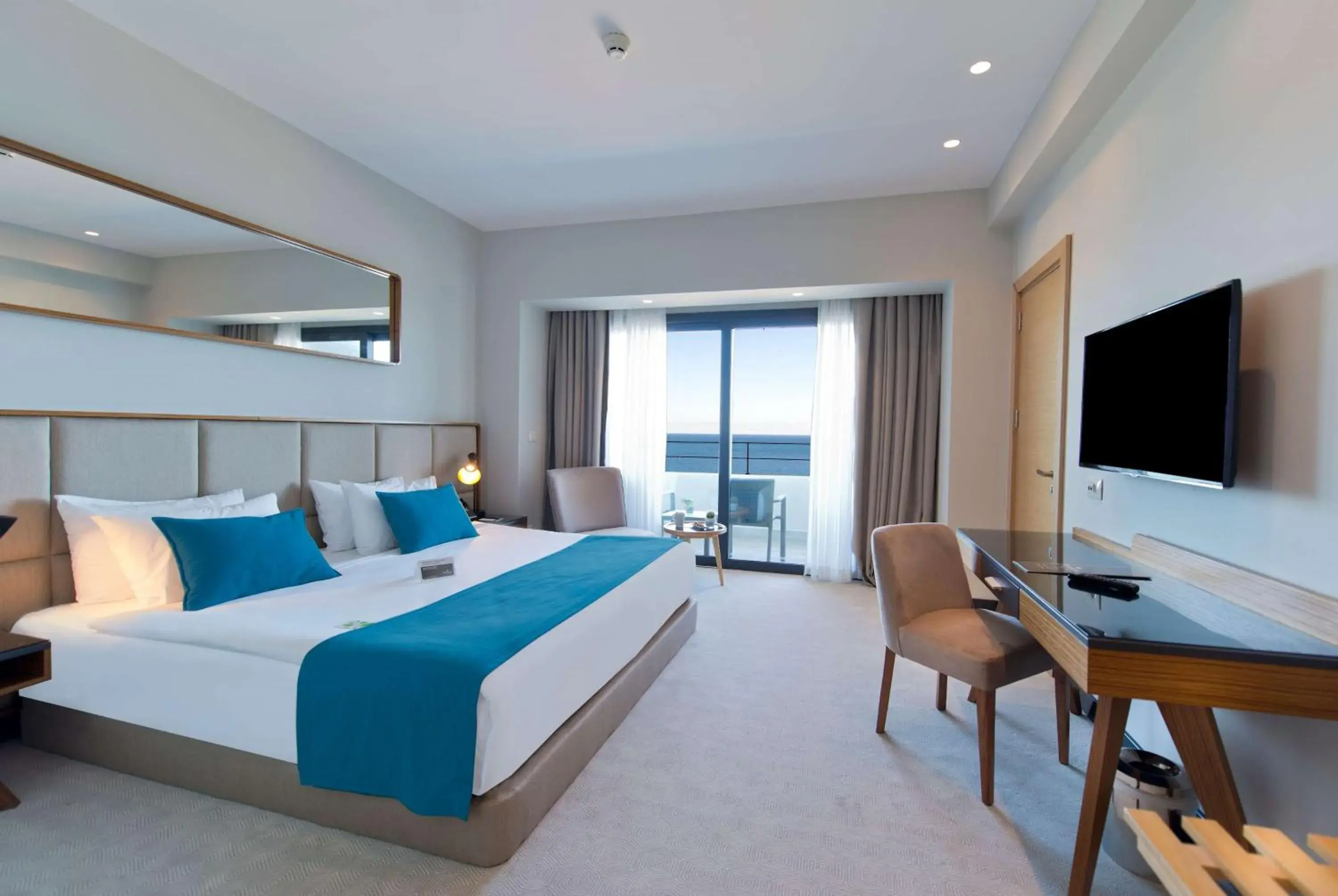 Photo of the whole room, Bed in Ramada Plaza Hotel & Spa Trabzon Photo of the whole room, Bed in Ramada Plaza Hotel & Spa Trabzon