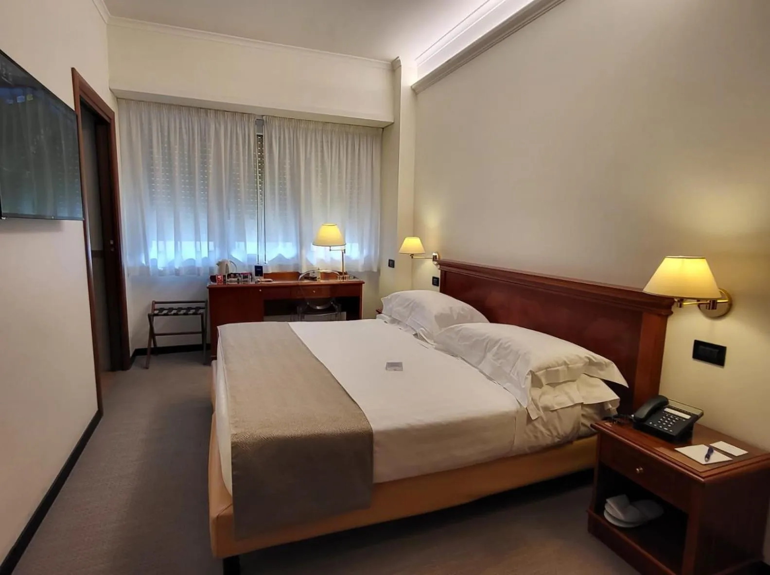 Bed in Hotel Plaza