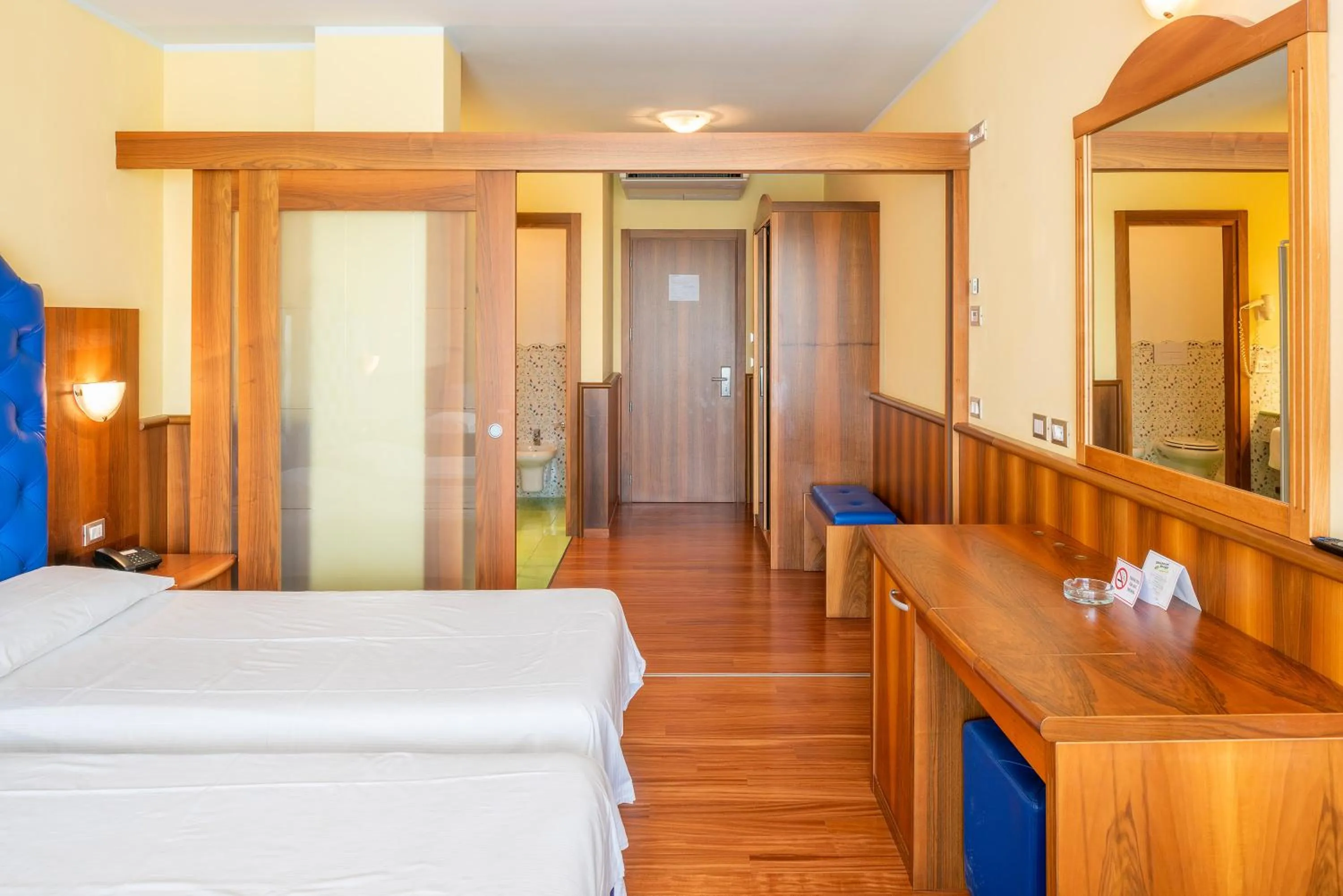 Deluxe Twin Room with Mountain View in Hotel Internazionale