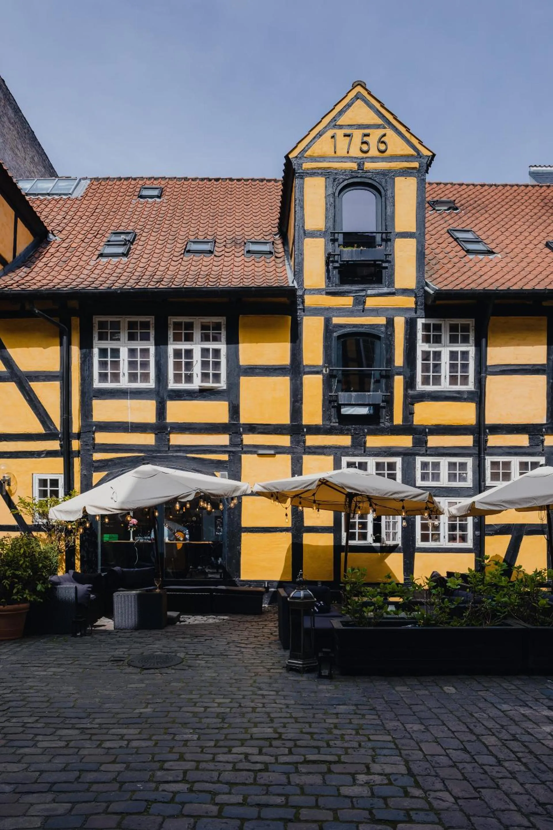 Property building in Capsule Hotel Nyhavn63