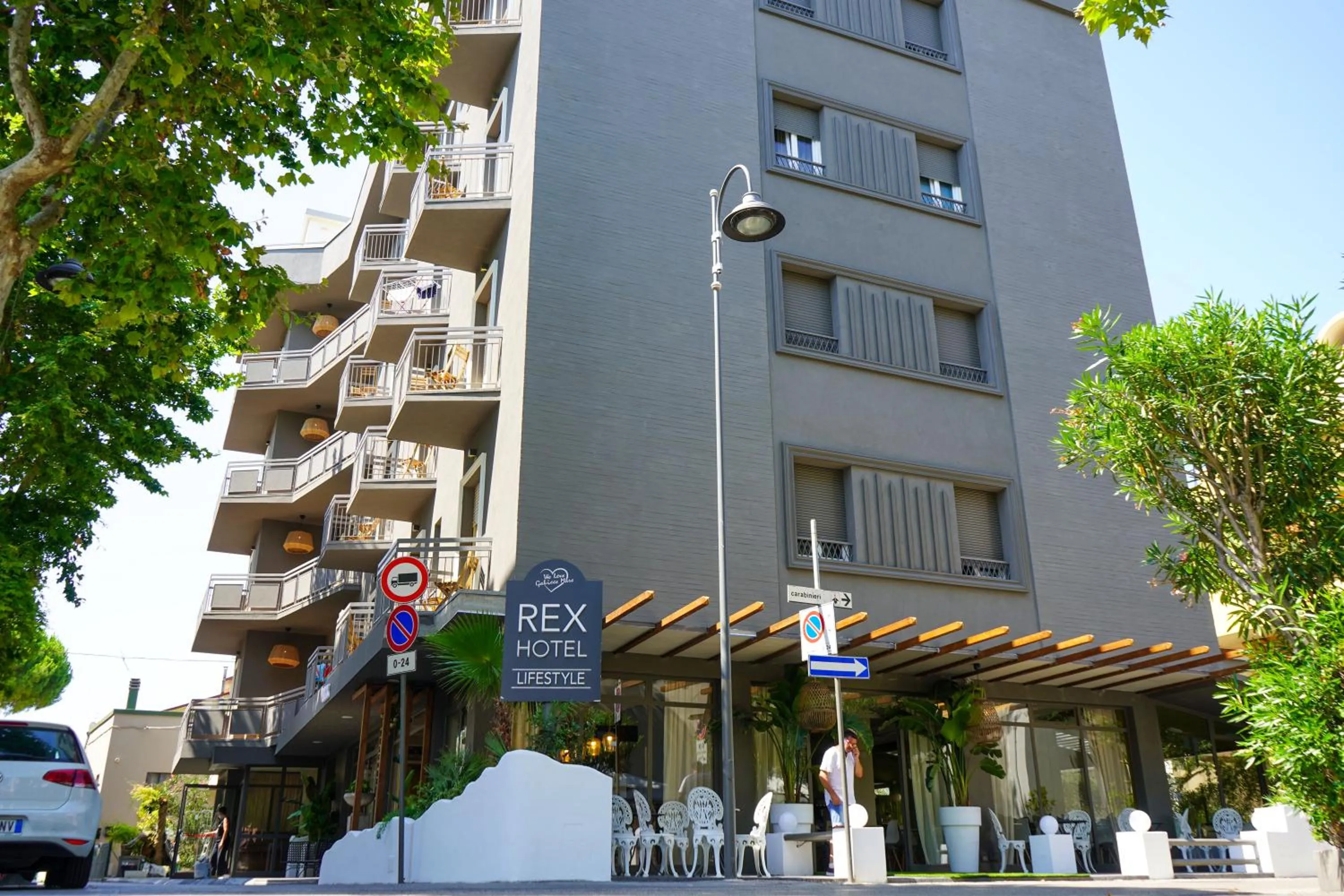 Property building in Hotel Rex - Lifestyle
