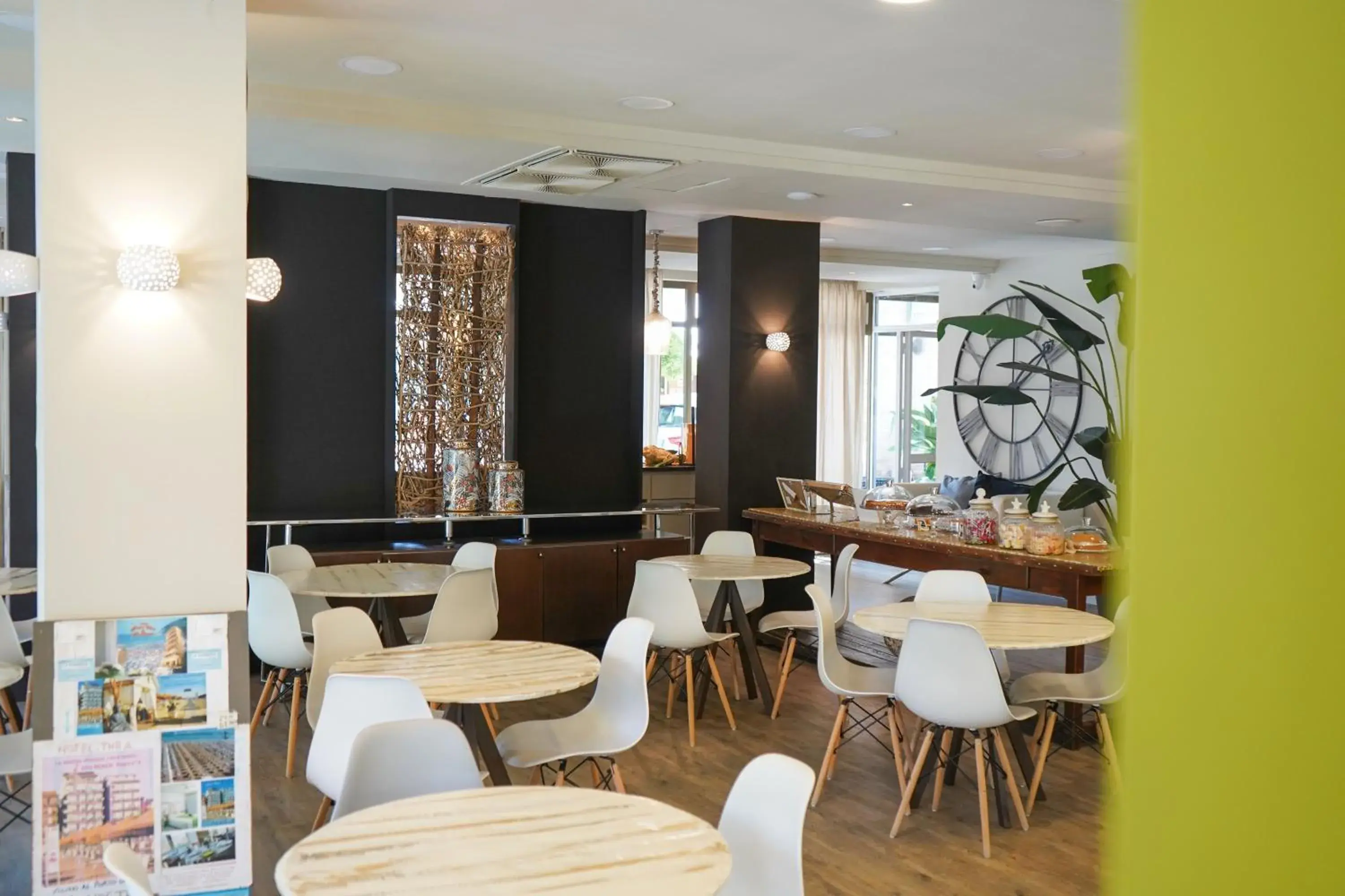 Lounge or bar in Hotel Rex - Lifestyle Lounge or bar in Hotel Rex - Lifestyle