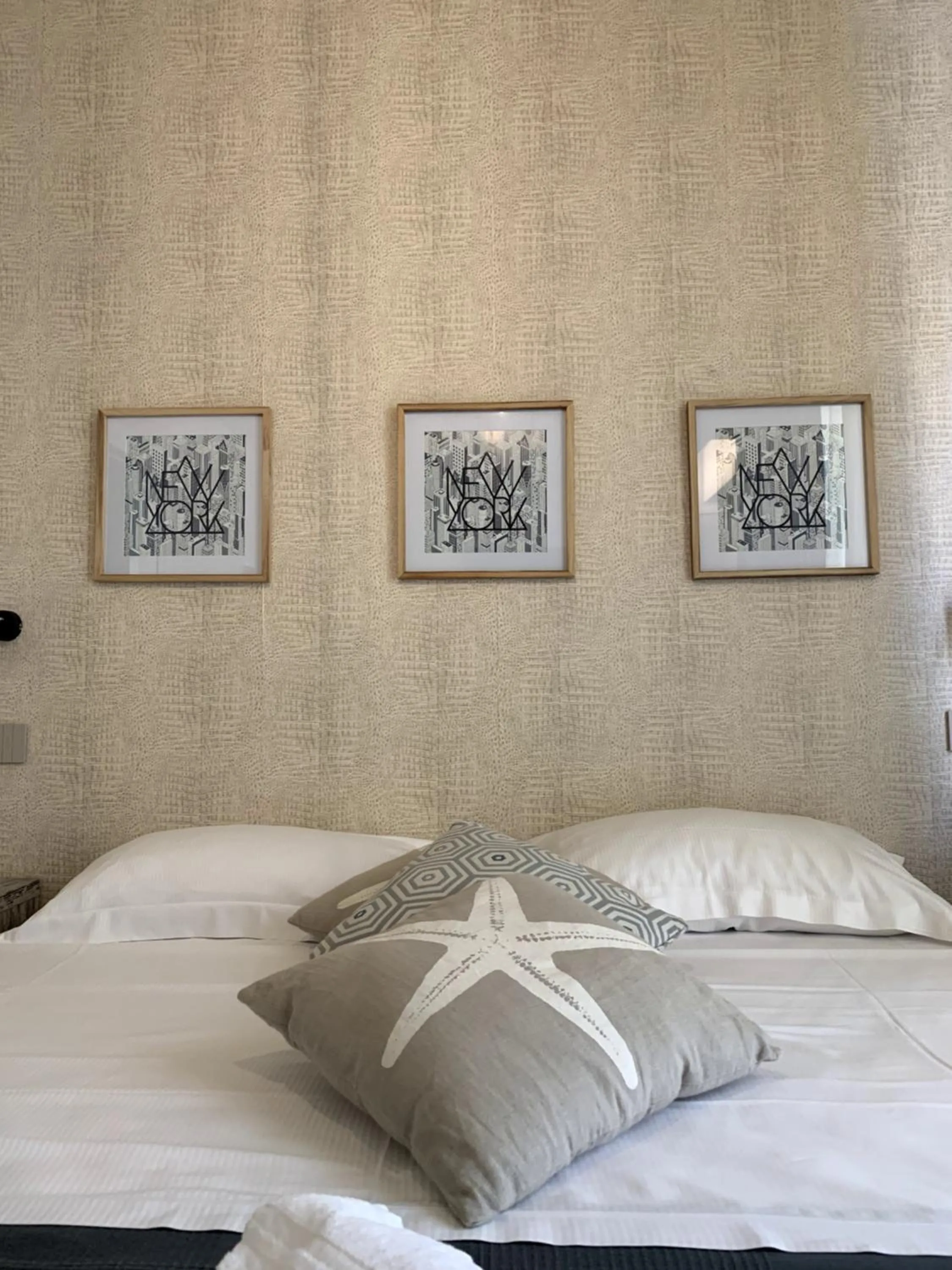 Photo of the whole room, Bed in Hotel Rex - Lifestyle