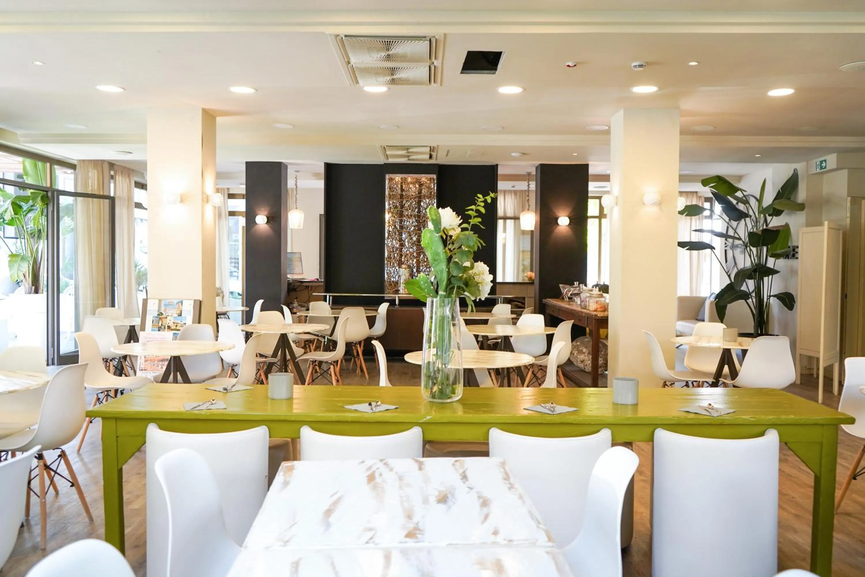 Lounge or bar in Hotel Rex - Lifestyle