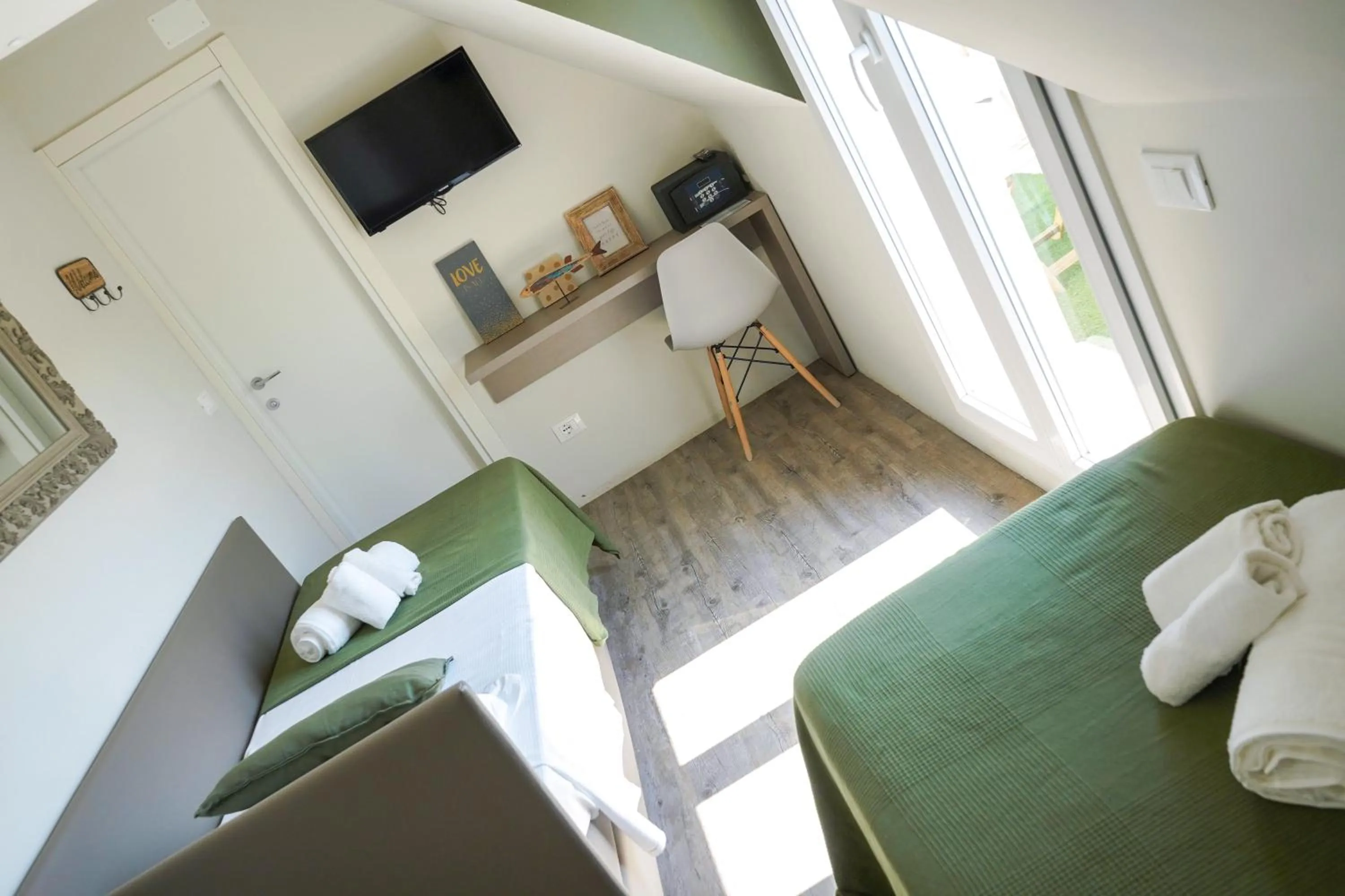 Photo of the whole room, Bed in Hotel Rex - Lifestyle
