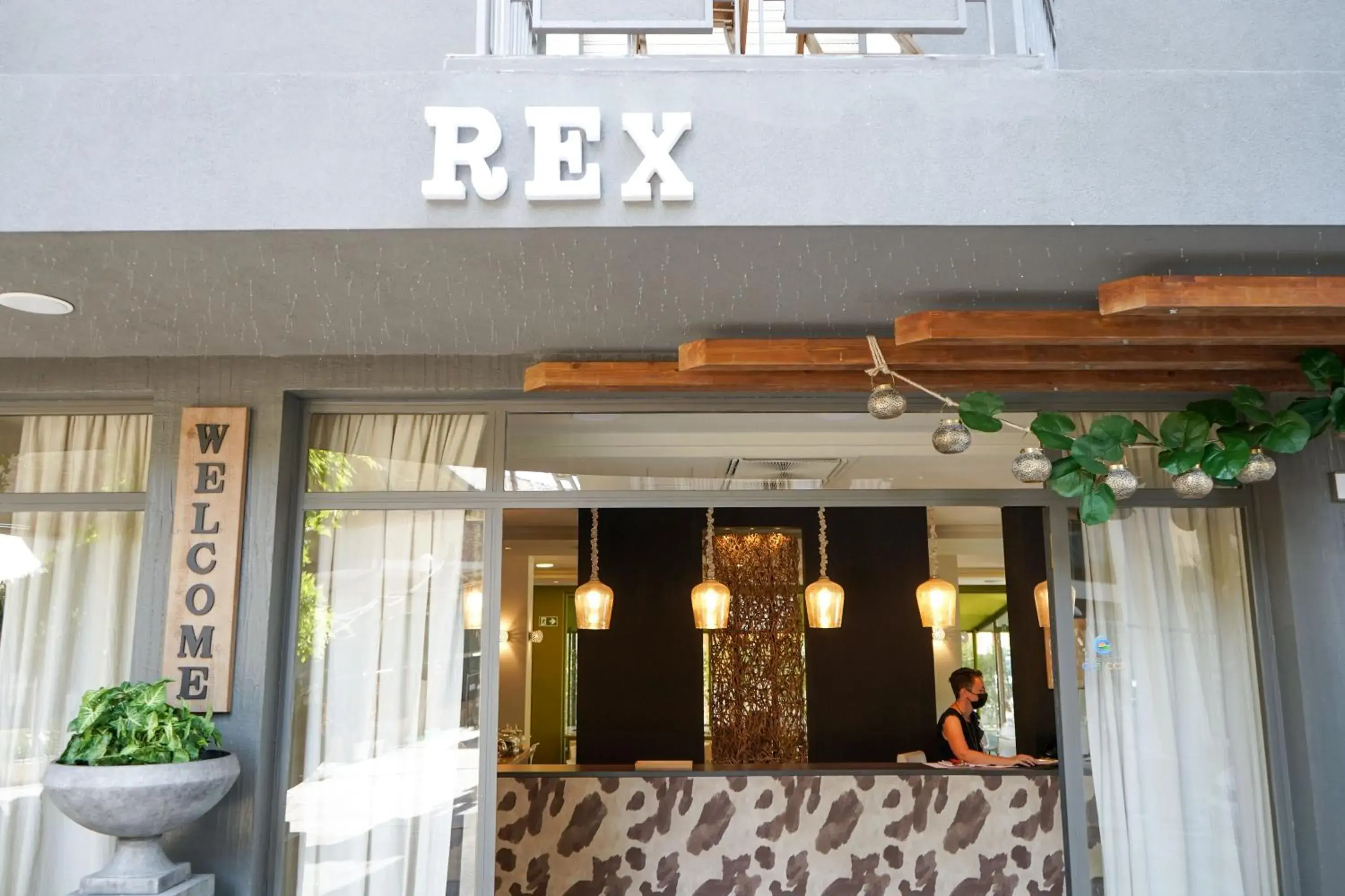 Facade/entrance in Hotel Rex - Lifestyle Facade/entrance in Hotel Rex - Lifestyle