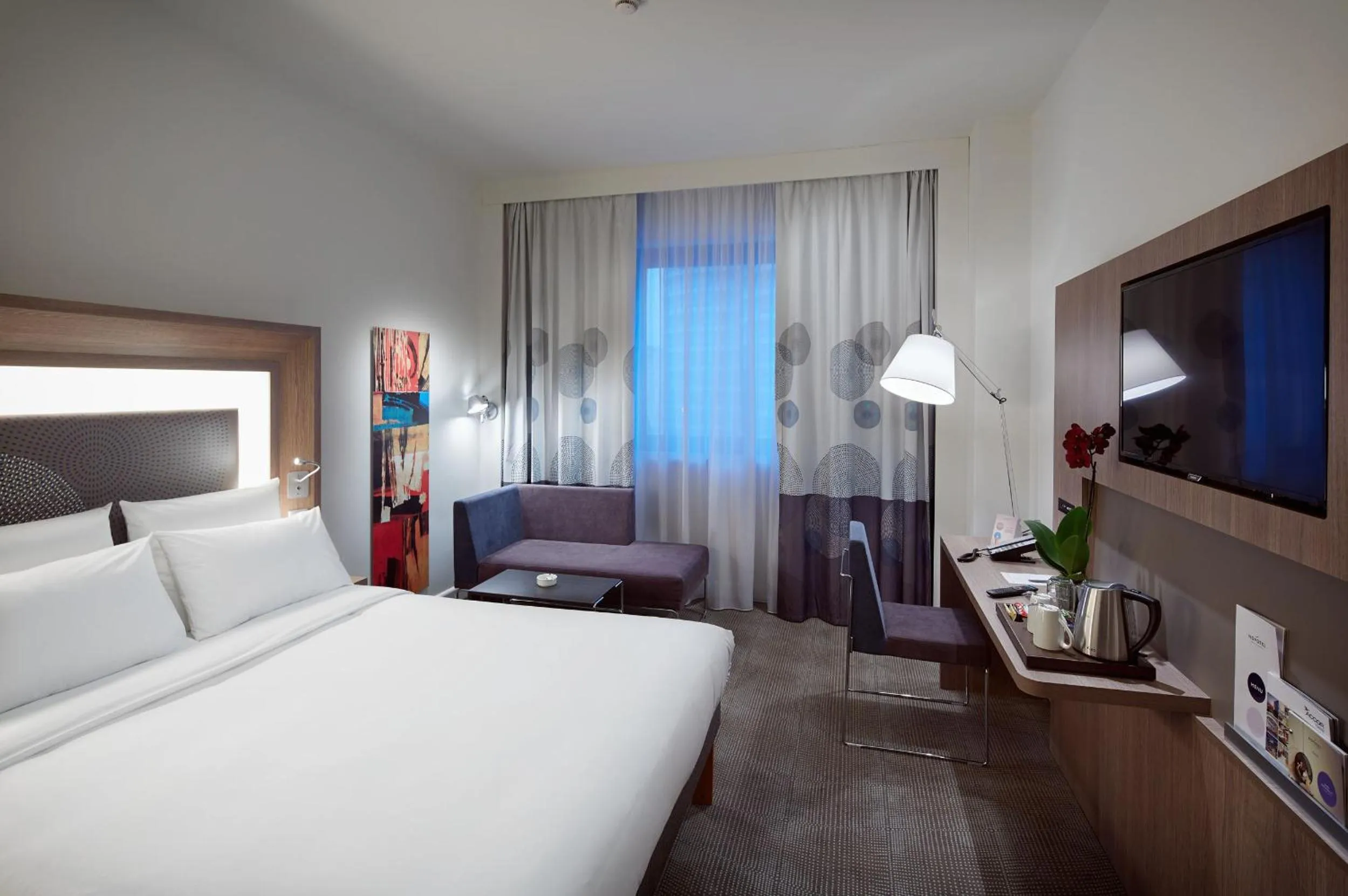 Photo of the whole room, Bed in Novotel Diyarbakir