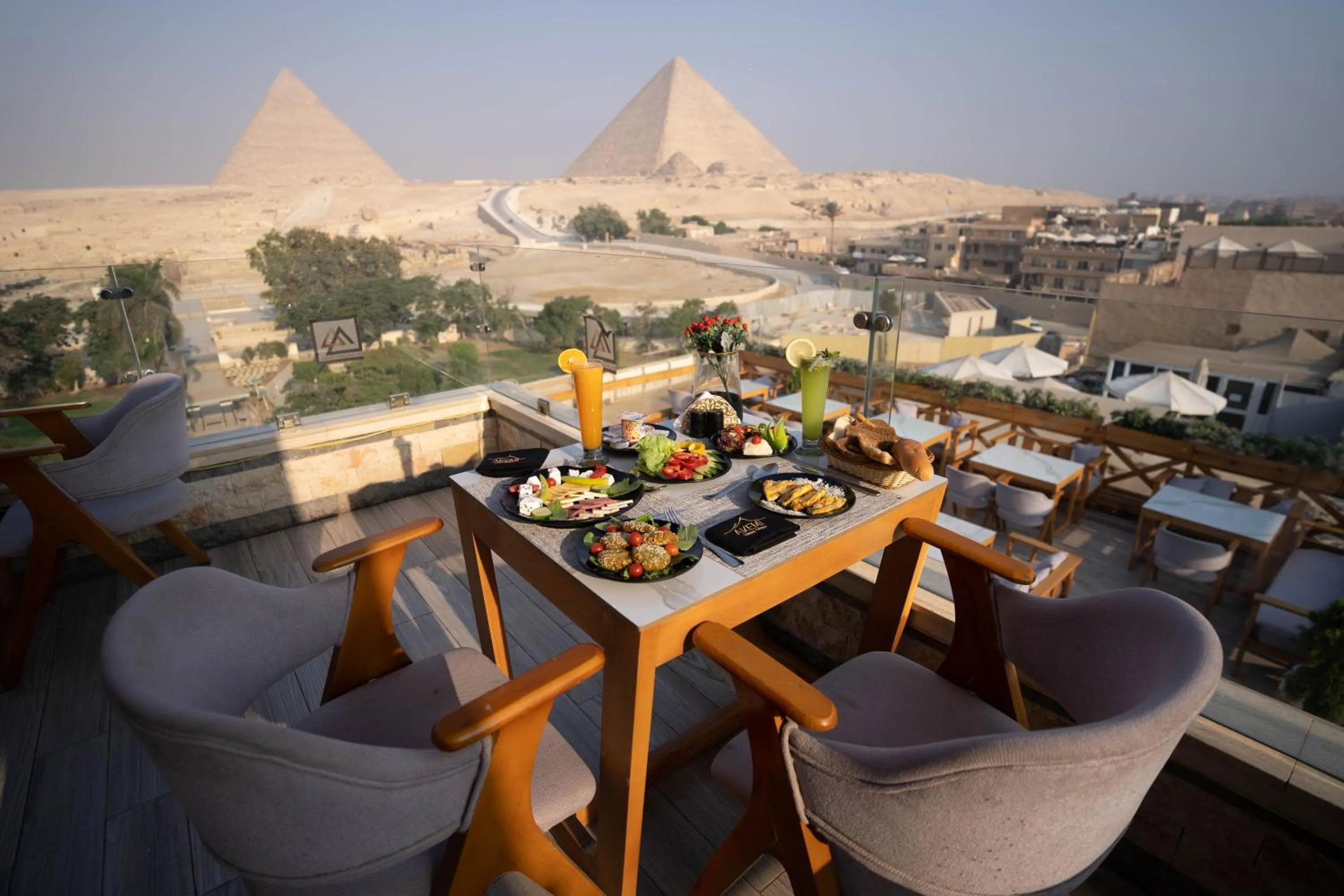 Food and drinks in Great Pyramid Inn