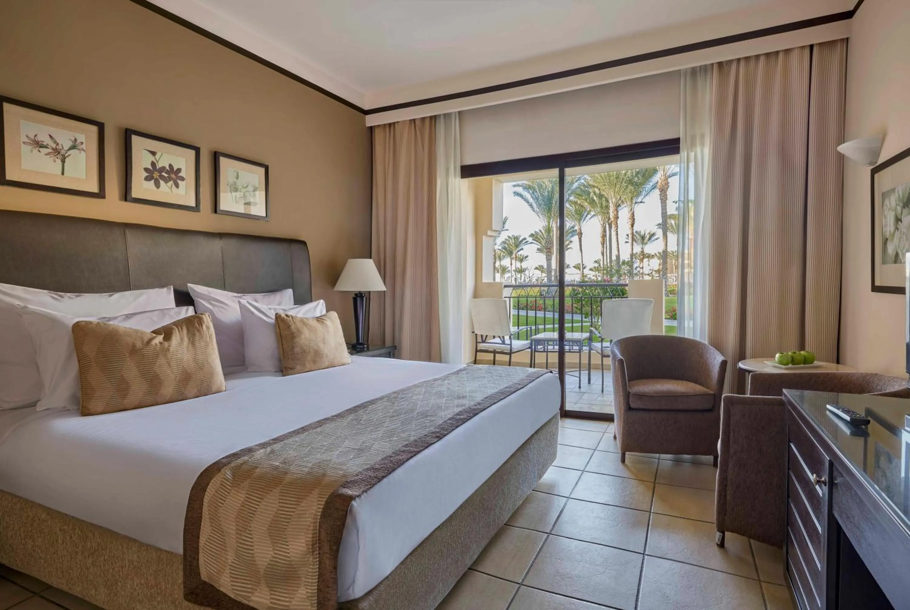 Photo of the whole room, Bed in JAZ Lamaya Resort