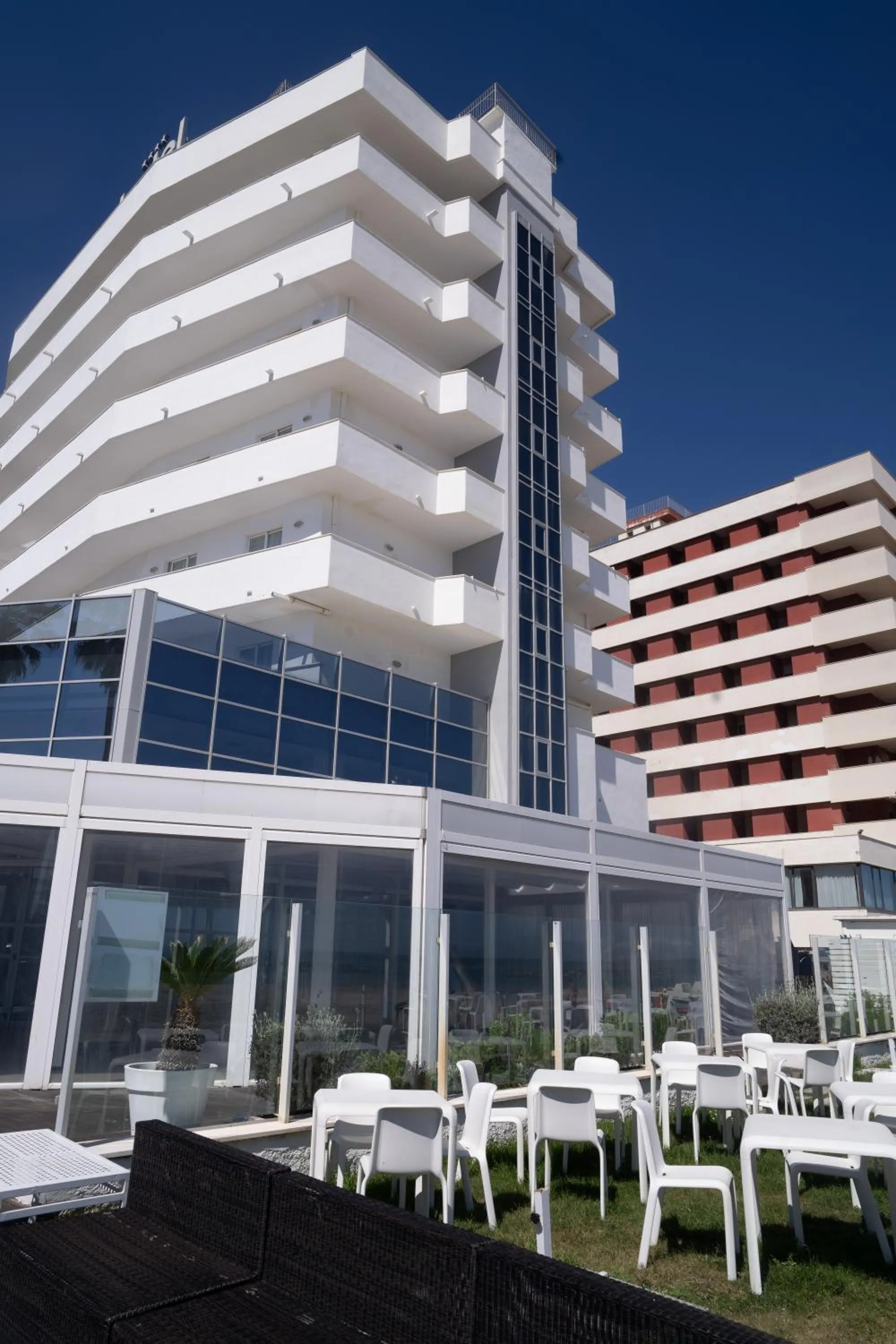 Sea Lion Hotel