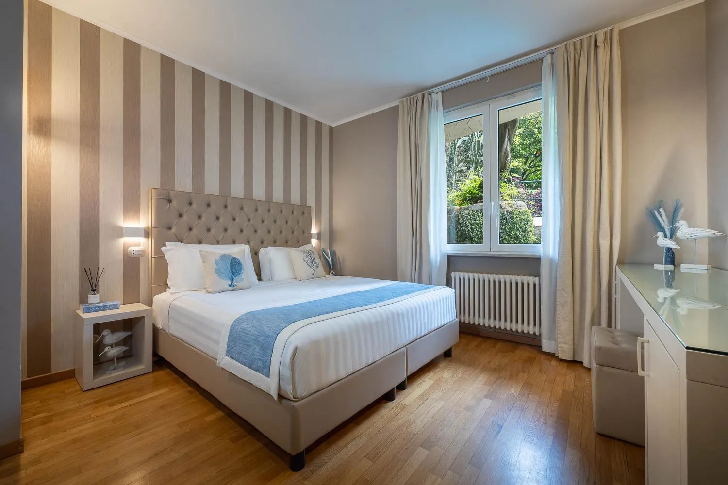 Bed in Hotel Metropole