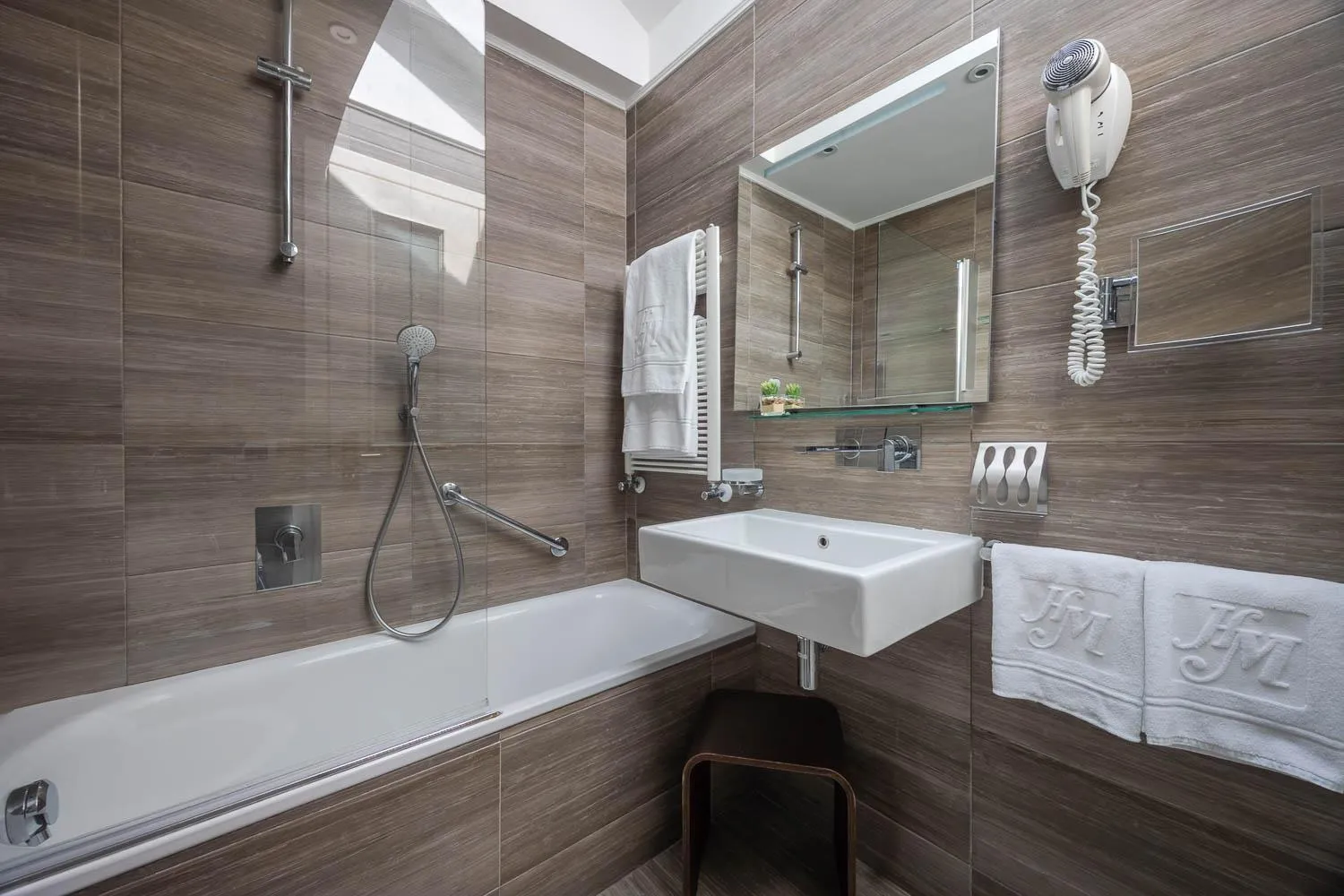 Bathroom in Hotel Metropole