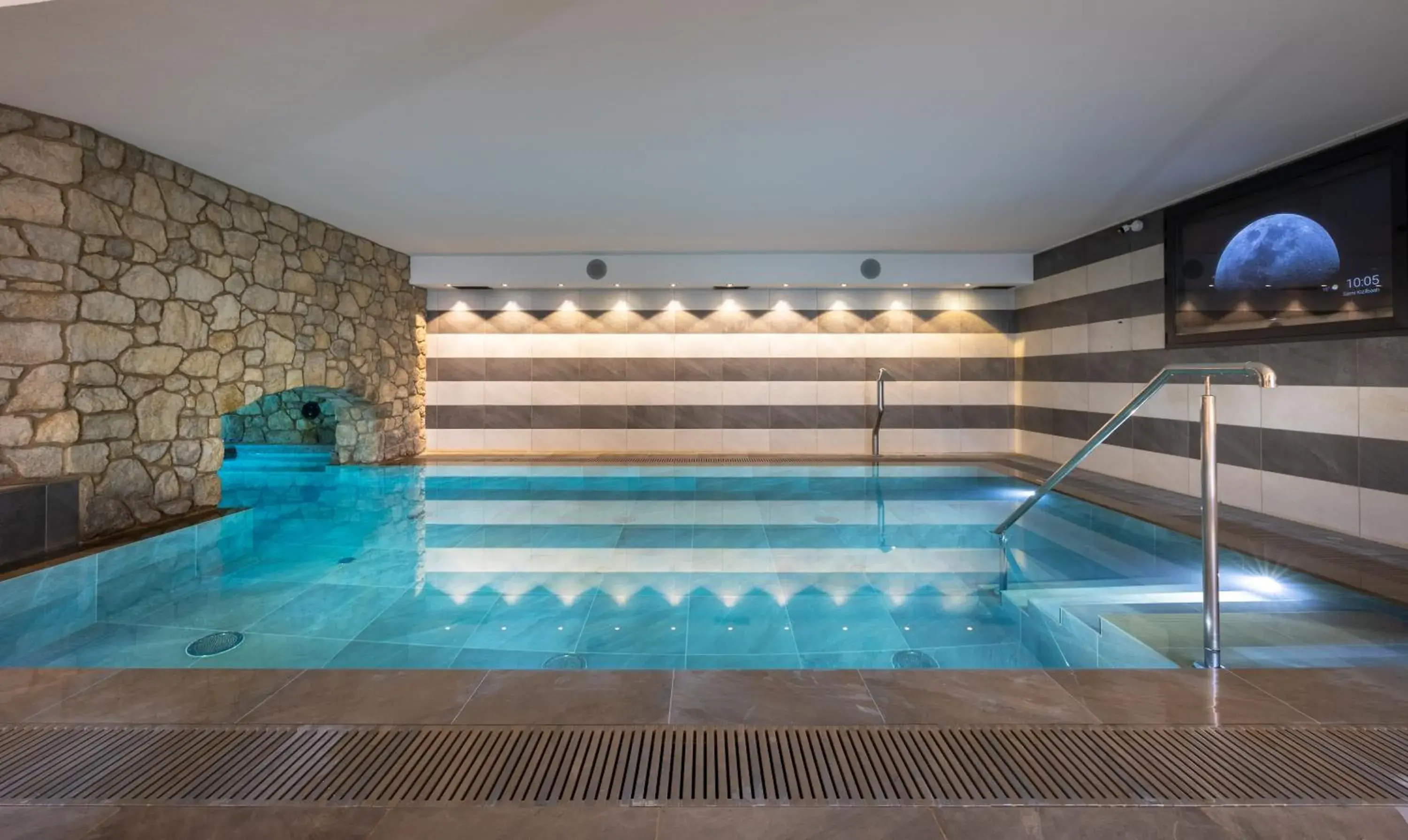 Swimming pool in Hotel Metropole Swimming pool in Hotel Metropole