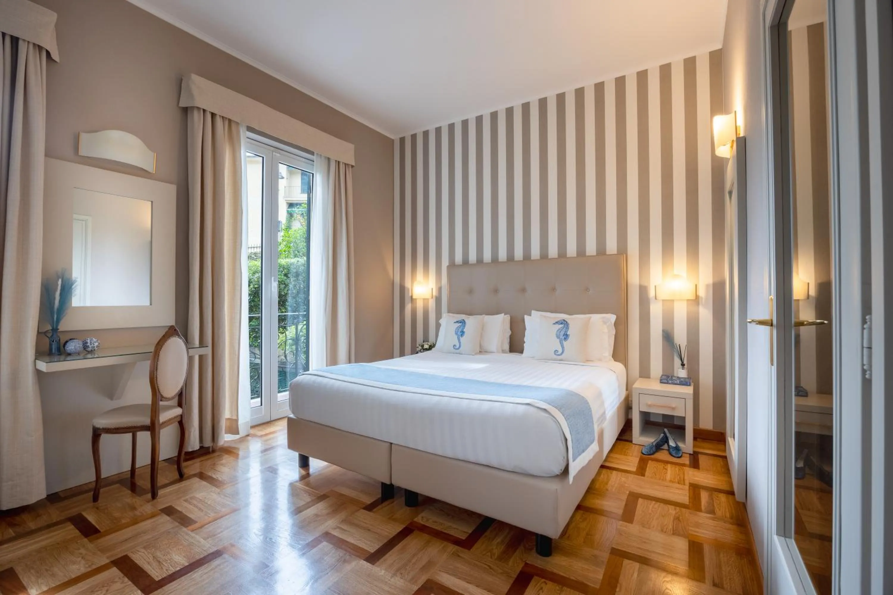 Bed in Hotel Metropole