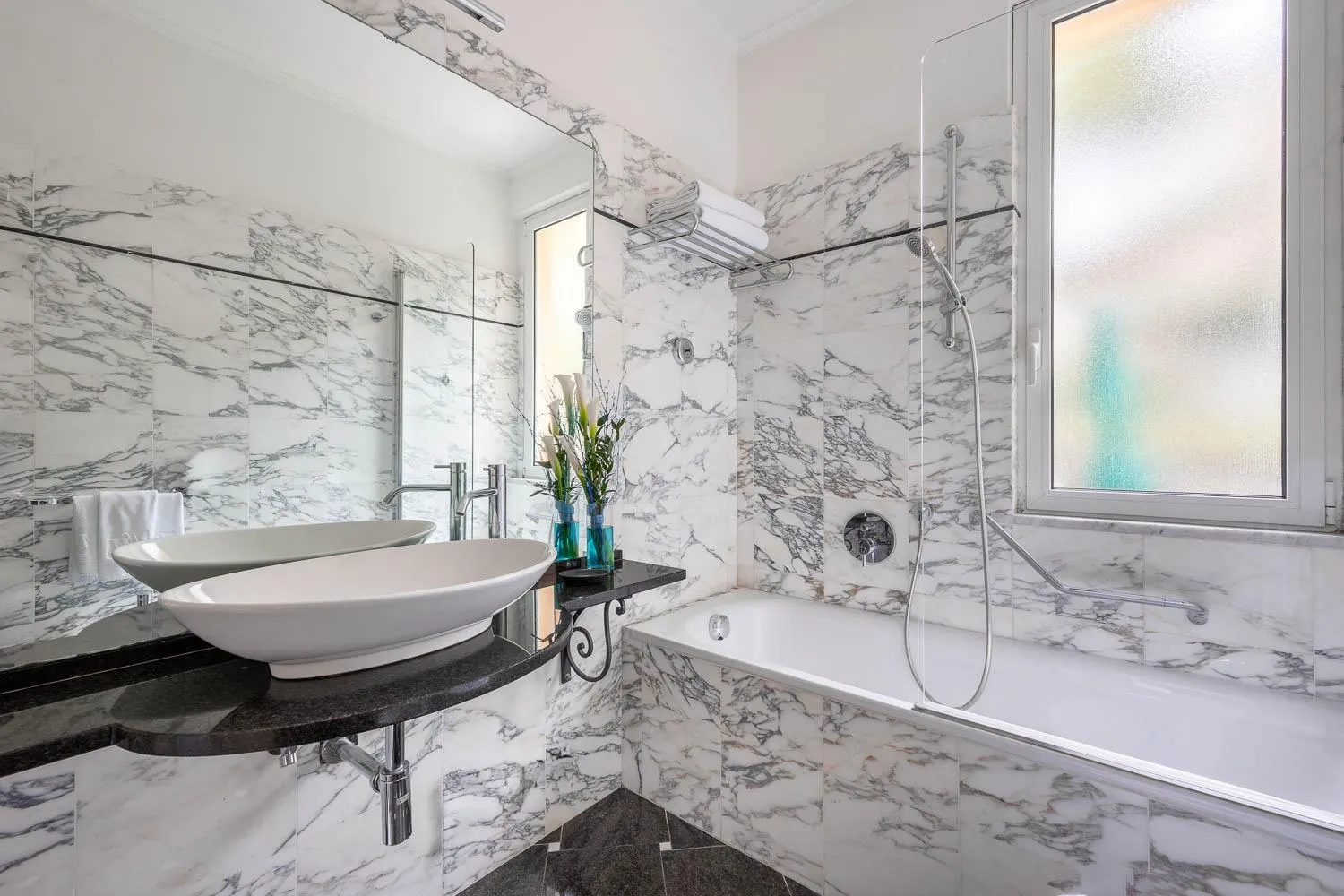 Bathroom in Hotel Metropole