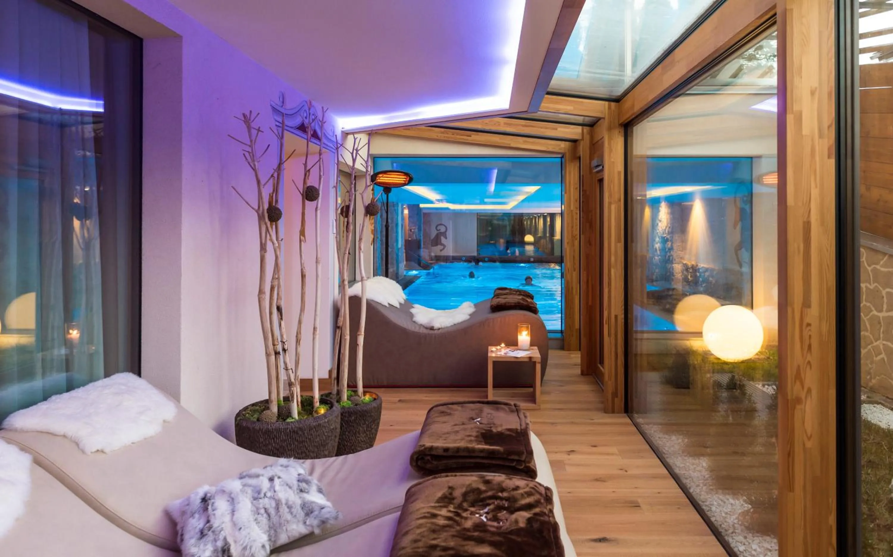 Swimming pool in ABINEA Dolomiti Romantic SPA