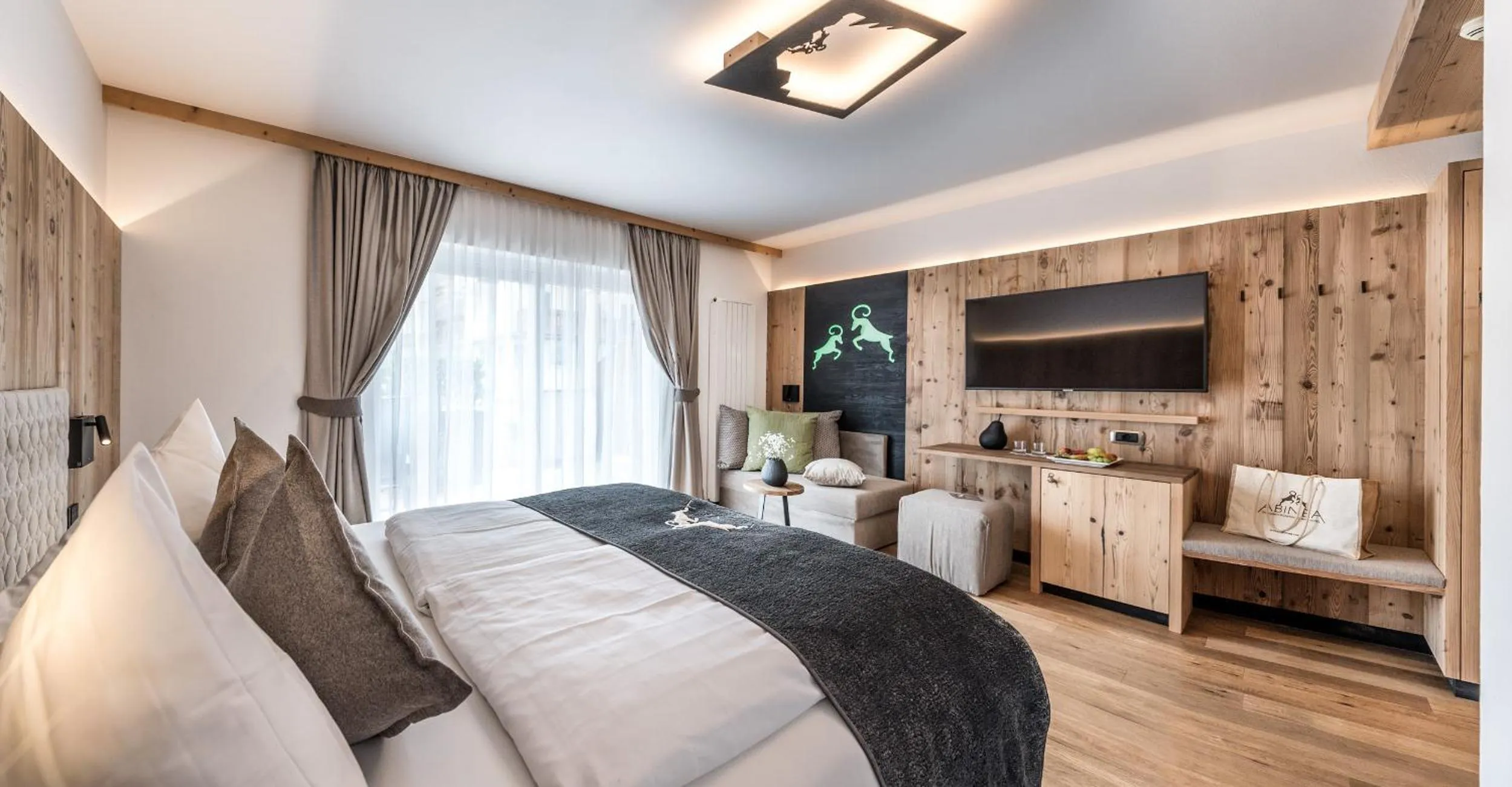 Staff, Bed in ABINEA Dolomiti Romantic SPA