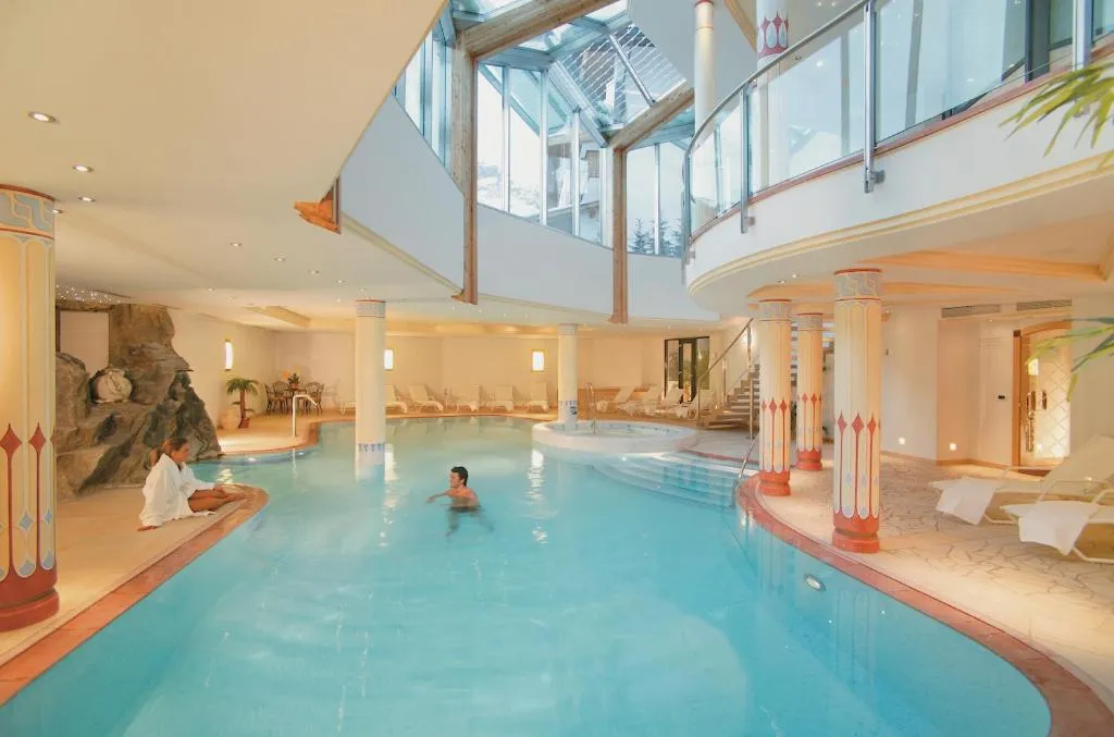 Swimming pool in Hotel Col Alto