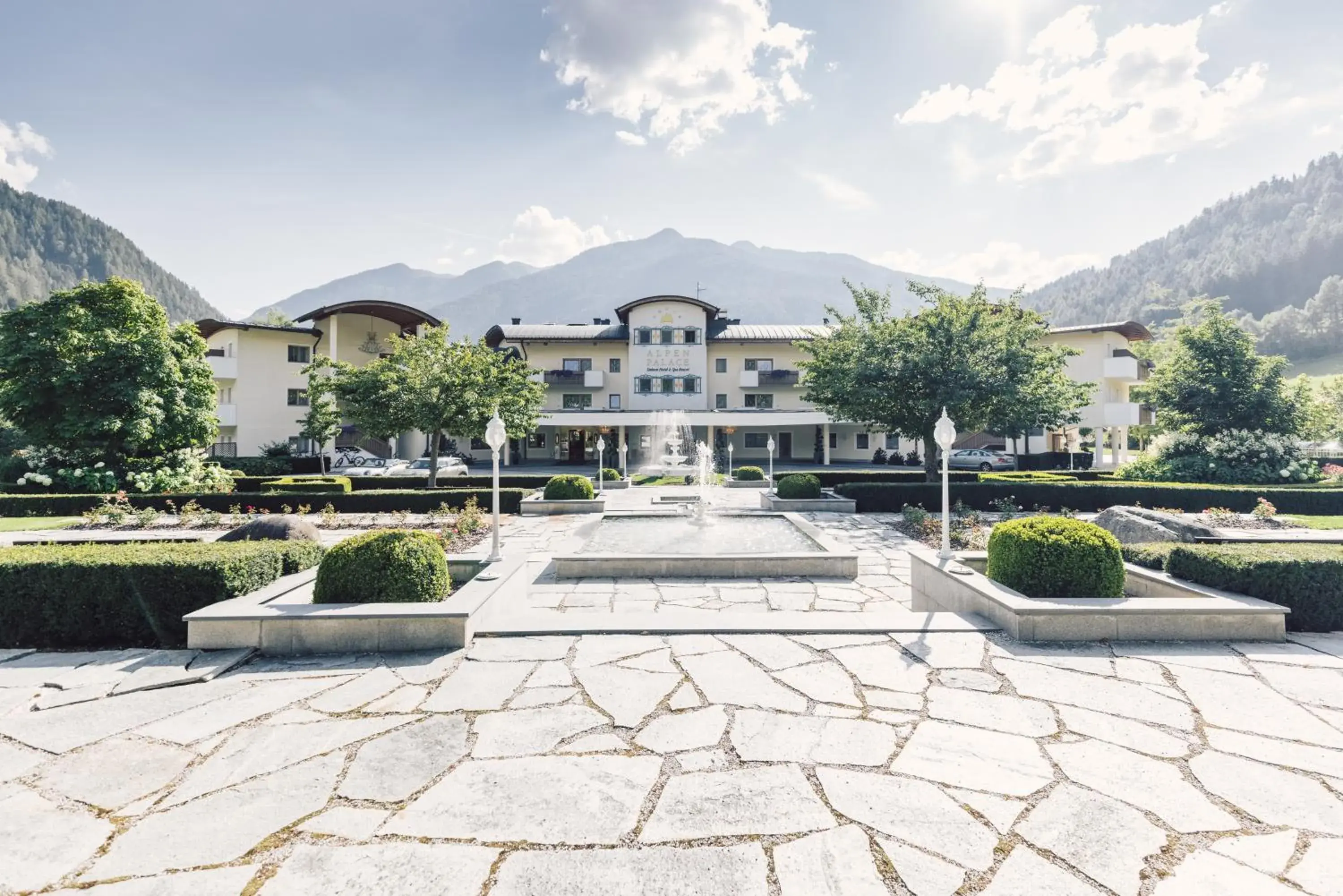 Alpenpalace Luxury Hideaway & Spa Retreat Alpenpalace Luxury Hideaway & Spa Retreat