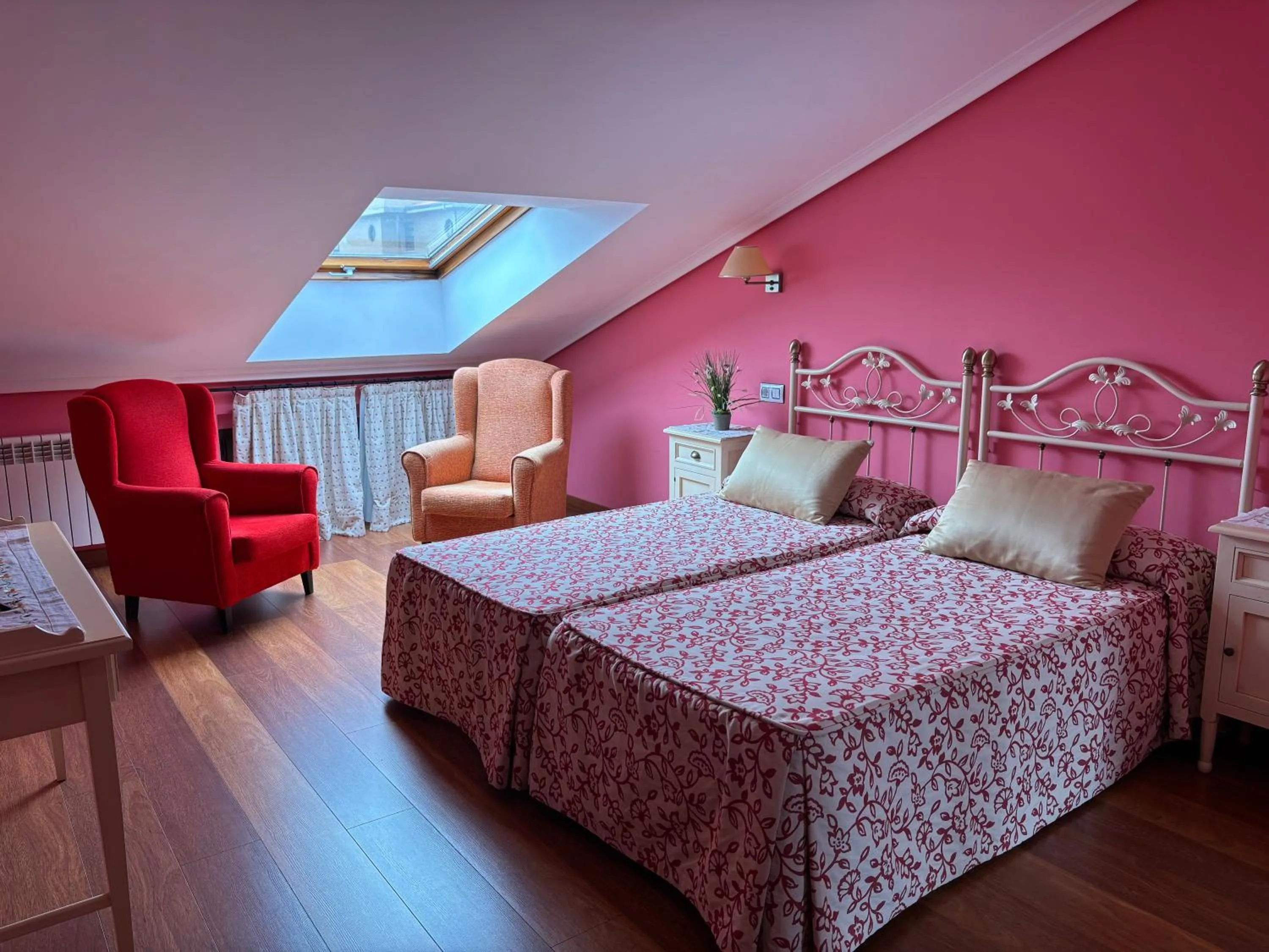 Triple Room  (2 adults + 1 child) in Hotel Casona Los Caballeros