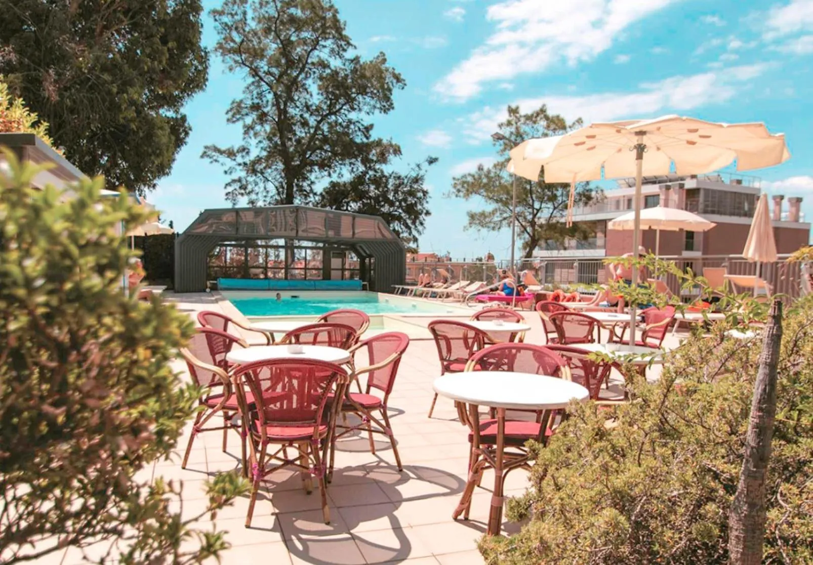 Swimming pool in Hotel Bello by Ostello Bello