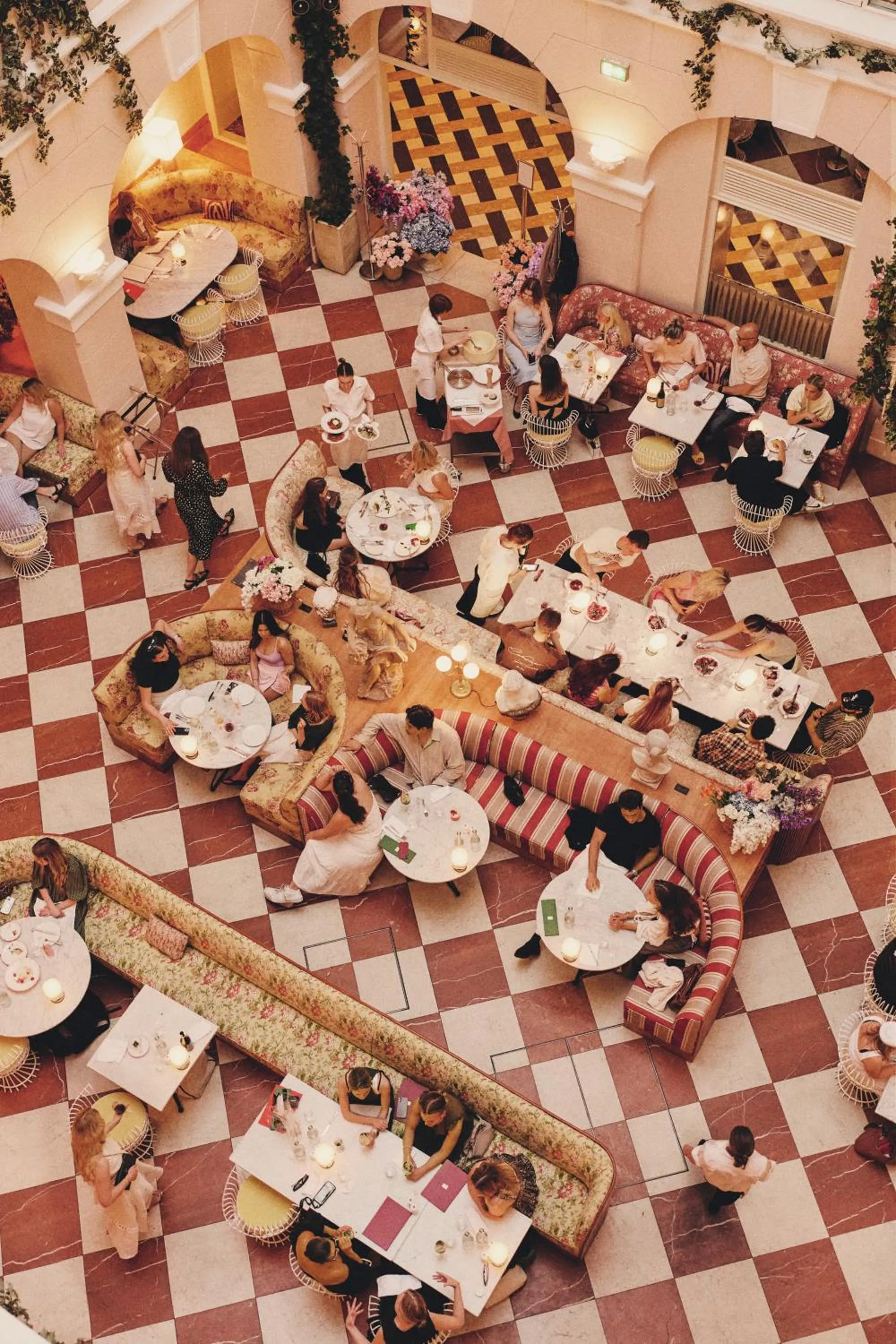 Restaurant/places to eat in Hotel Bella Grande