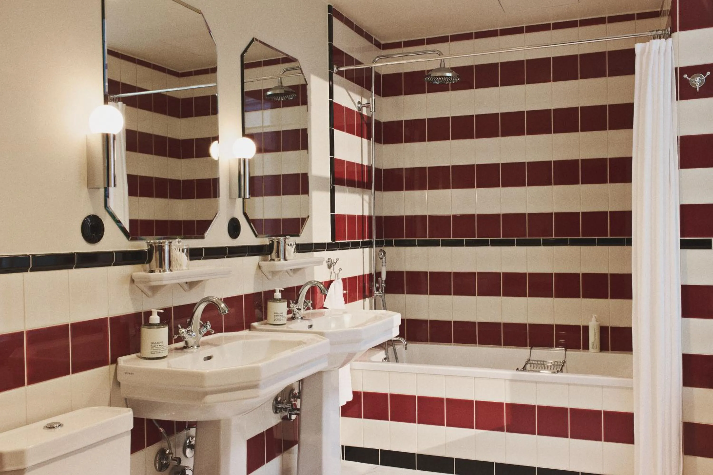 Bathroom in Hotel Bella Grande