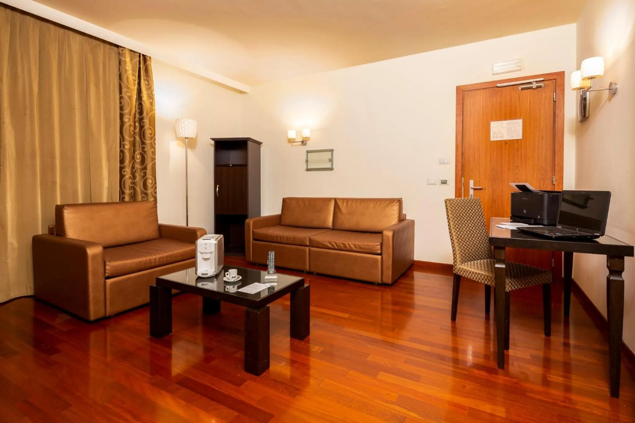 Photo of the whole room in Crowne Plaza Venice East by IHG