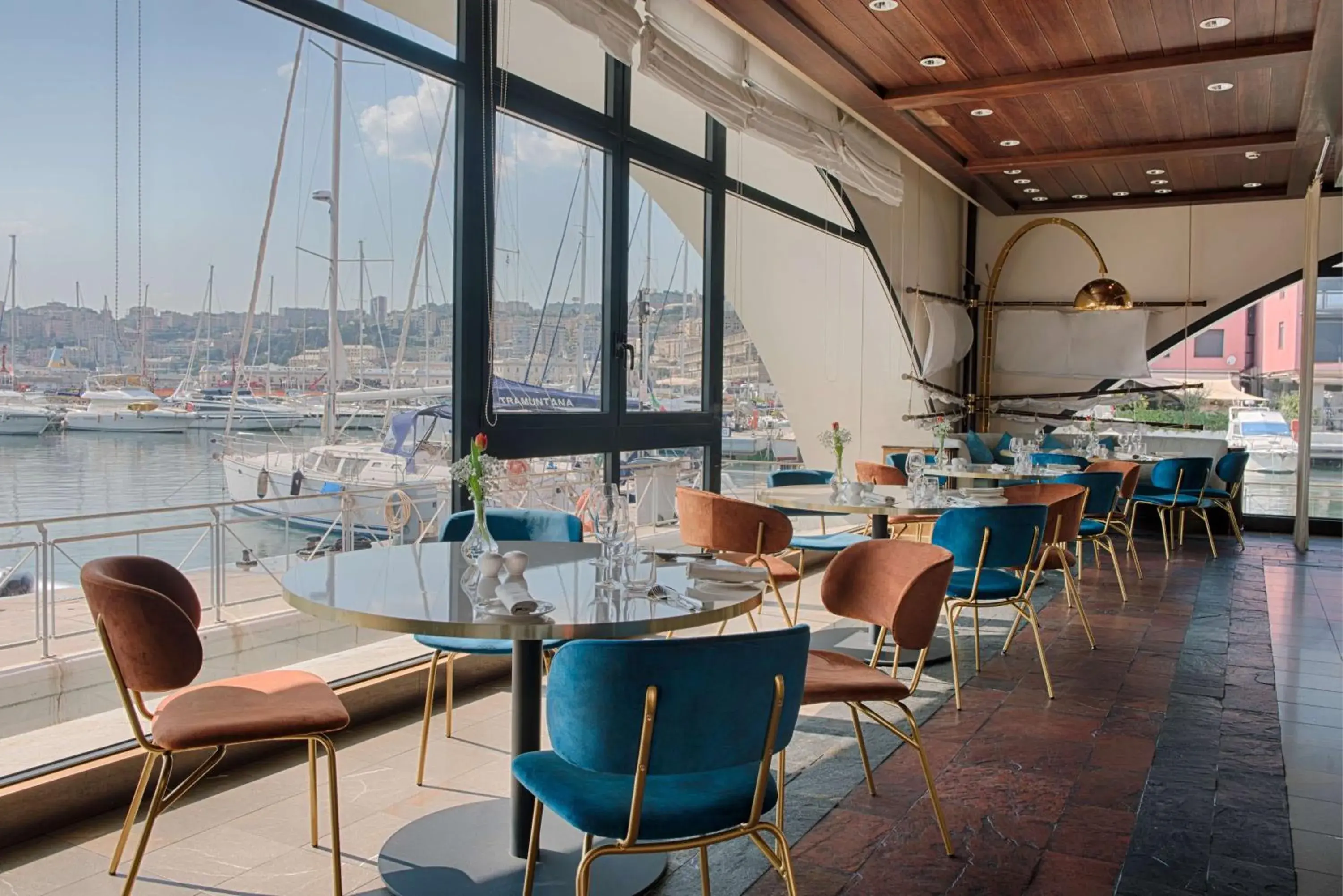 Restaurant/places to eat in NH Collection Genova Marina Restaurant/places to eat in NH Collection Genova Marina